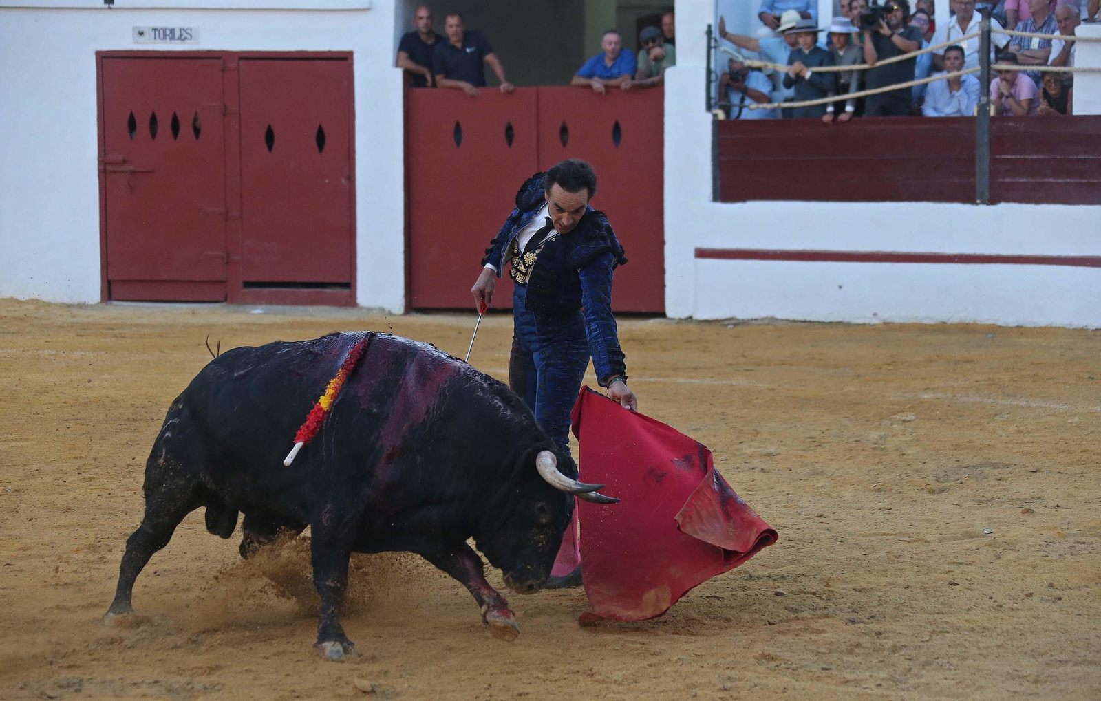 Fotos de la corrida de la reapertura de la plaza de toros de Tarifa: El Cid, Manuel Escribano y Manuel Ponce