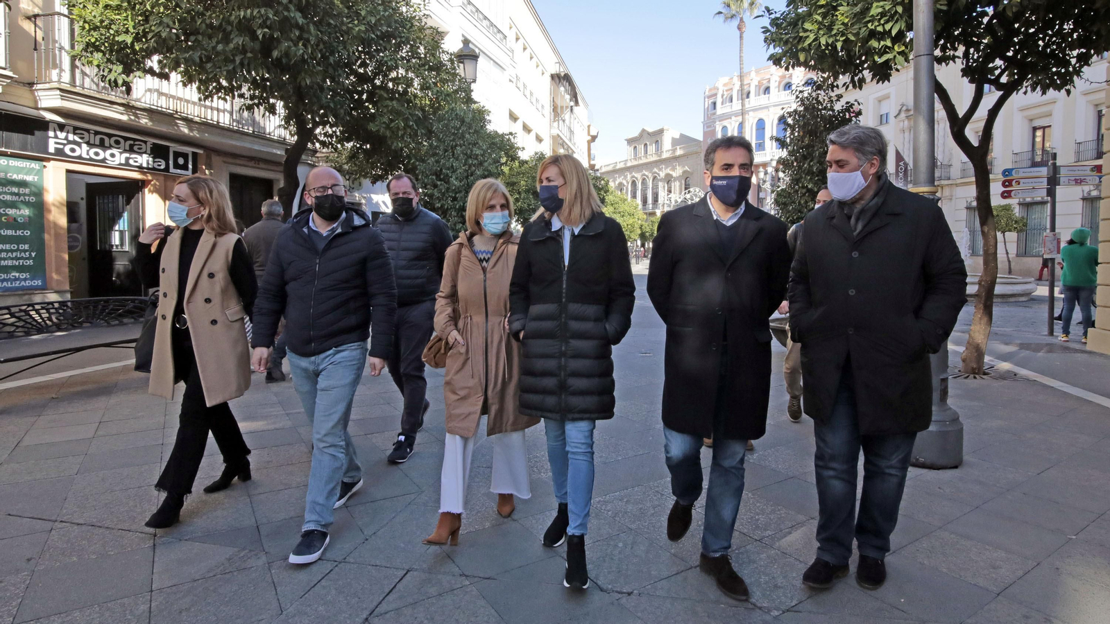 Visita de Ana Beltran a la plaza de abastos de Jerez