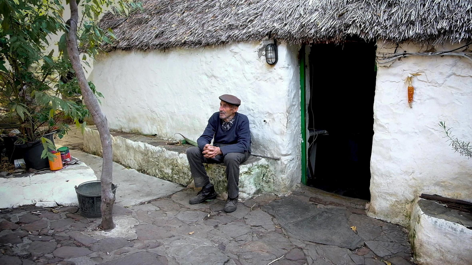Fotos de Ignacio Morales durante el rodaje del documental "El oasis"