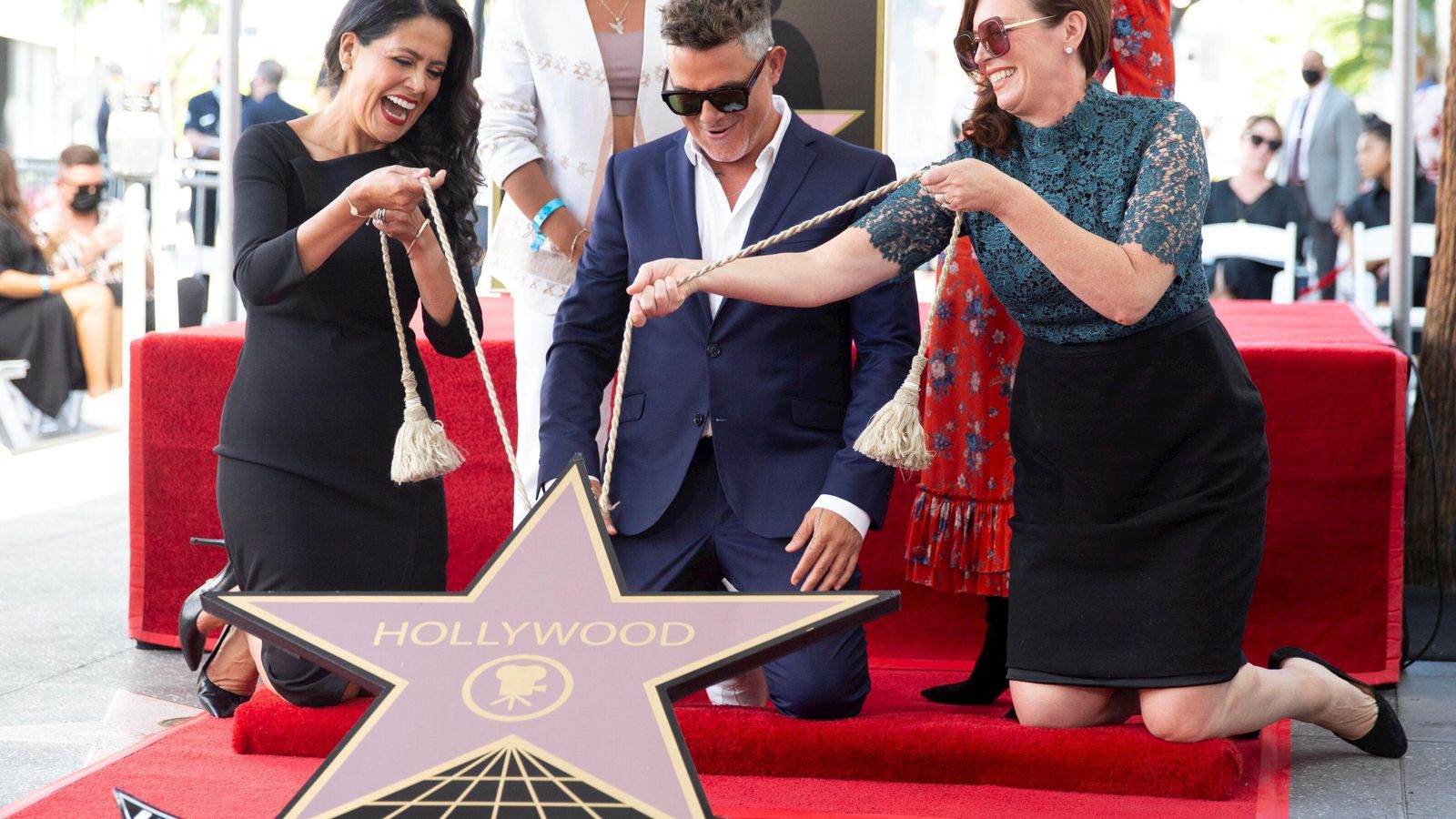 Alejandro Sanz destapa la estrella en el Paseo de la Fama.
