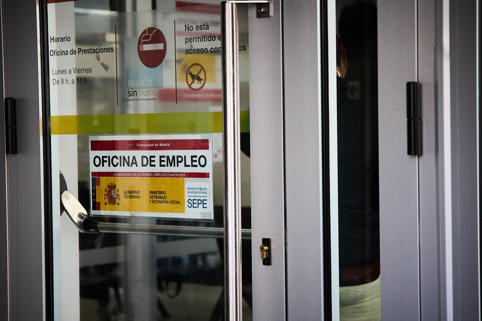 Entrada de una oficina del SEPE. Entrada de una oficina del SEPE.