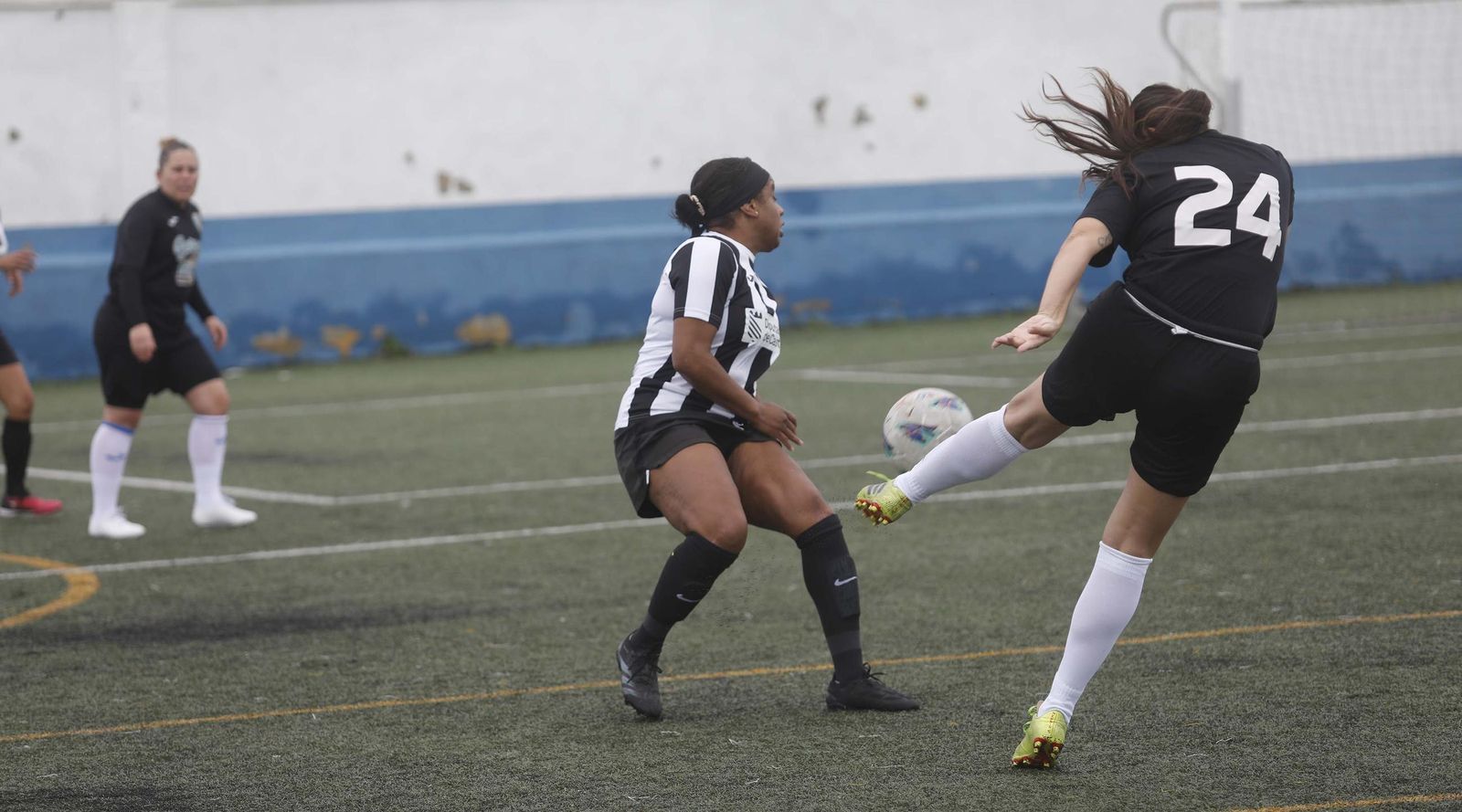 Las fotos de la primera jornada de la Liga Nacional de fútbol para veteranas, en La Línea