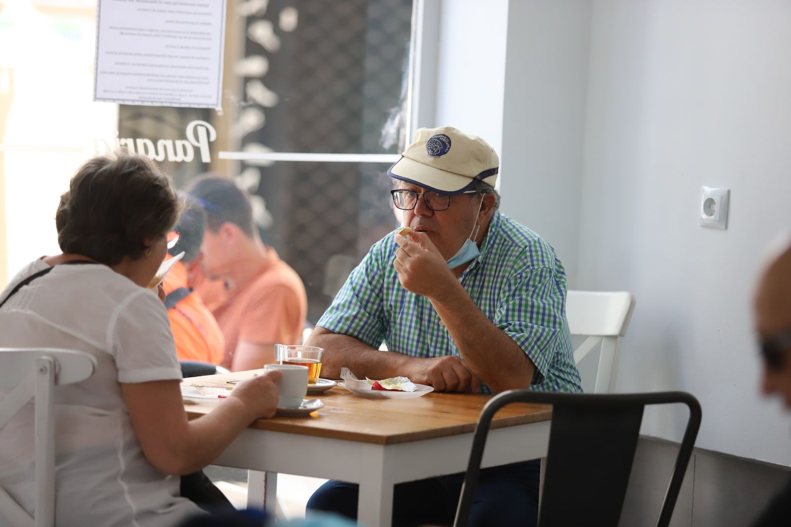 Imágenes de bares y restaurantes de la ciudad de Huelva en el inicio de la fase dos