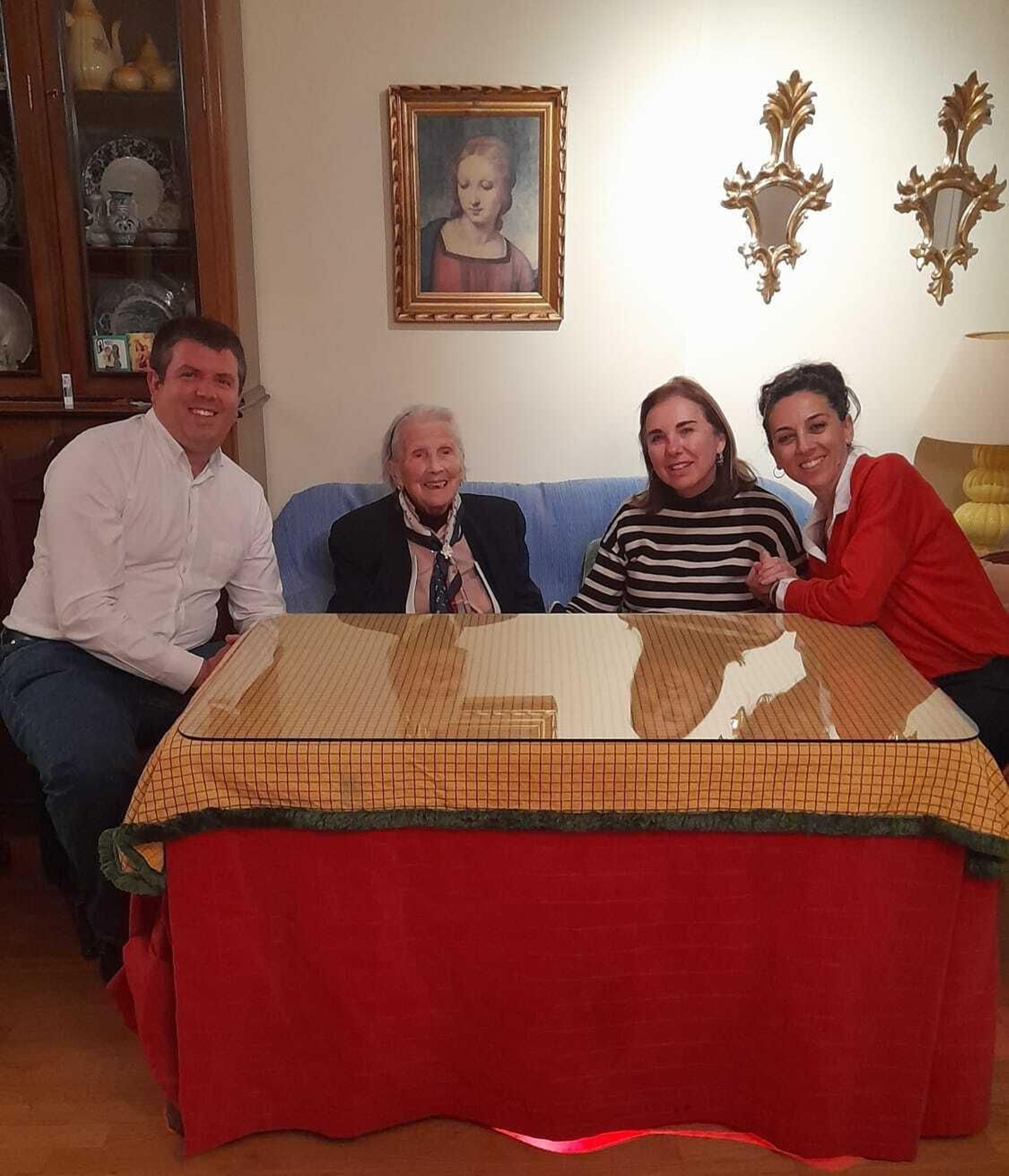 Imagen de doña Encarna difundida por el Ayuntamiento de Monachil.