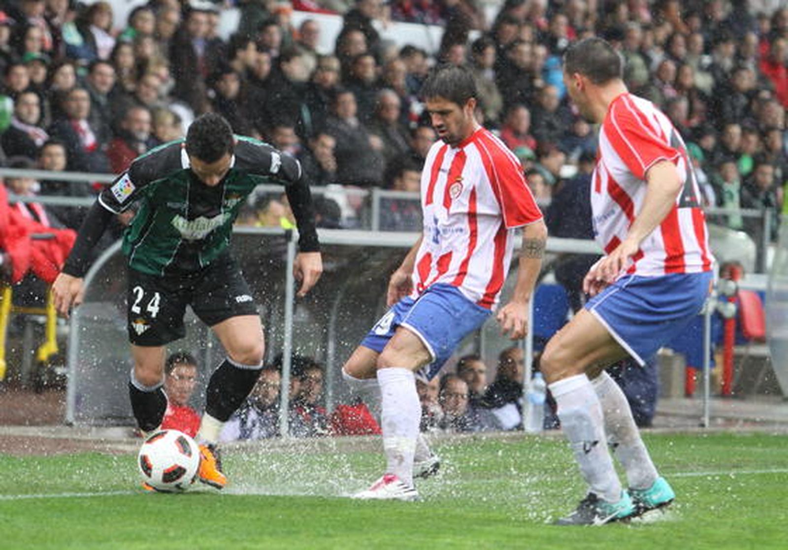 El Betis enlaza cuatro jornadas sumando puntos tras ganar a domicilio al Girona (0-1). / LOF