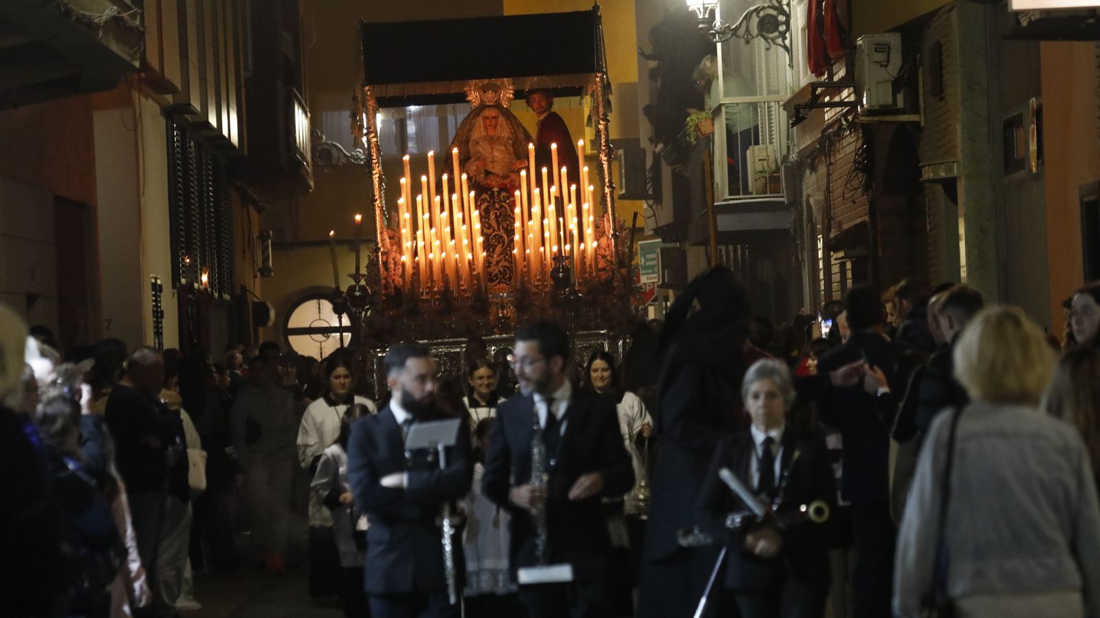Fotos del Lunes Santo en La Línea: Cristo de la Esperanza y María Santísima de la Concepción (Silencio)