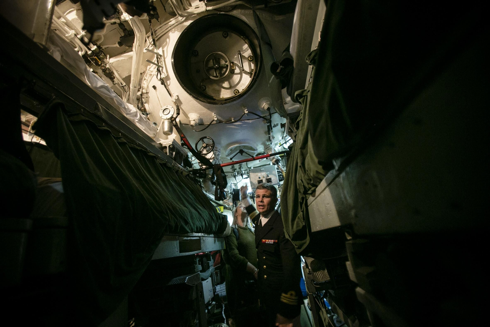 Imágenes de la visita al submarino "Mistral" atracado en Cádiz