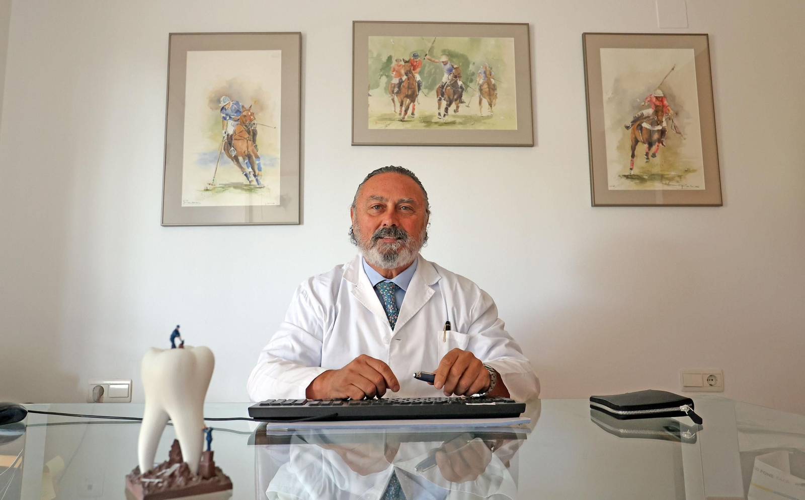 Doctor Ángel Carrero, presidente del Colegio Oficial de Dentistas de Cádiz.