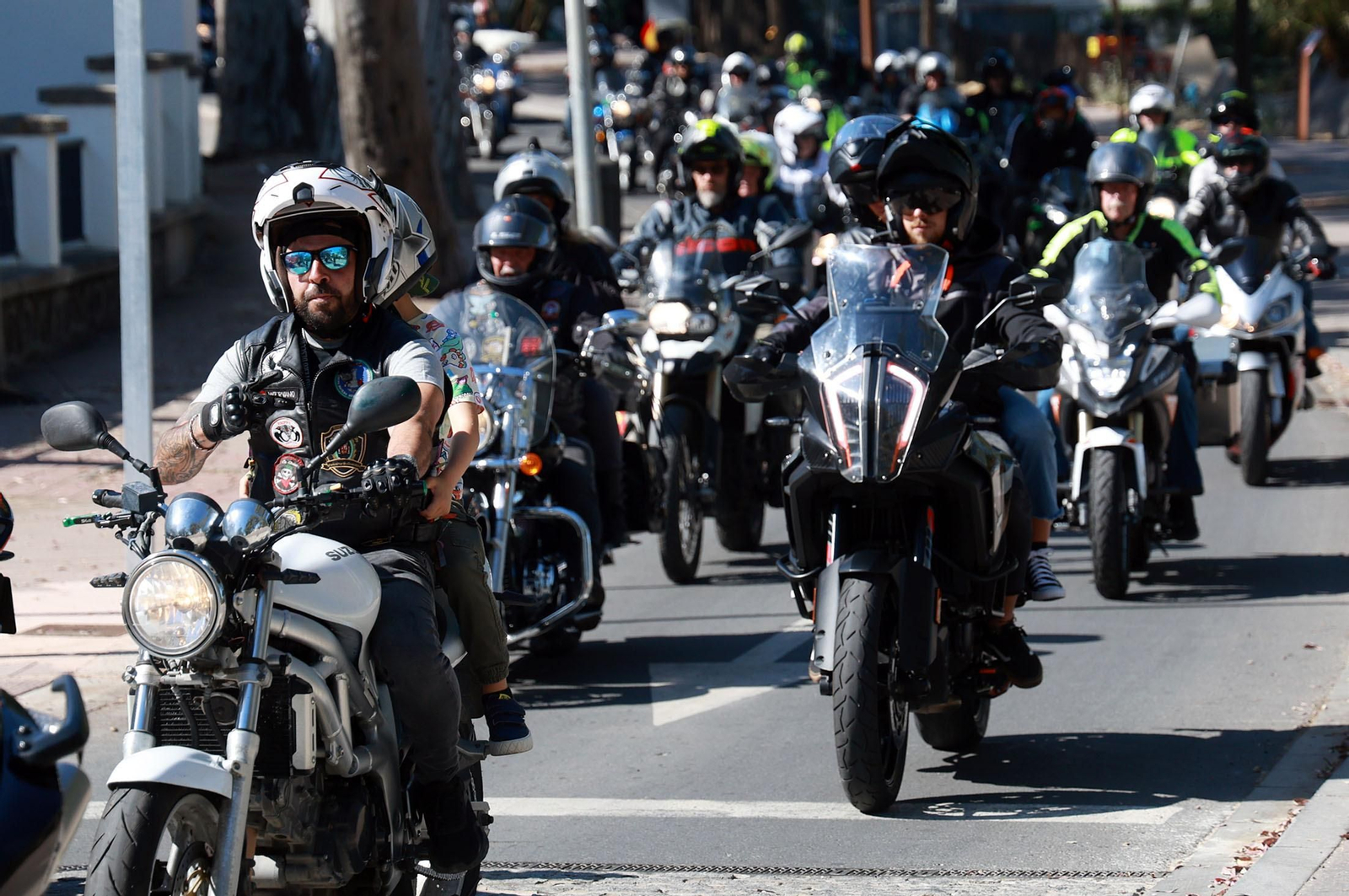 Imágenes de la VI Ruta Solidaria en moto a favor de Cruz Roja