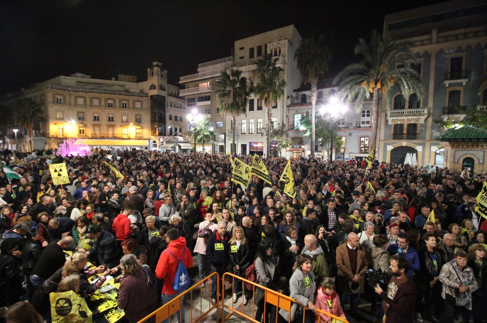 Imágenes de la manifestación contra los Fosfoyesos