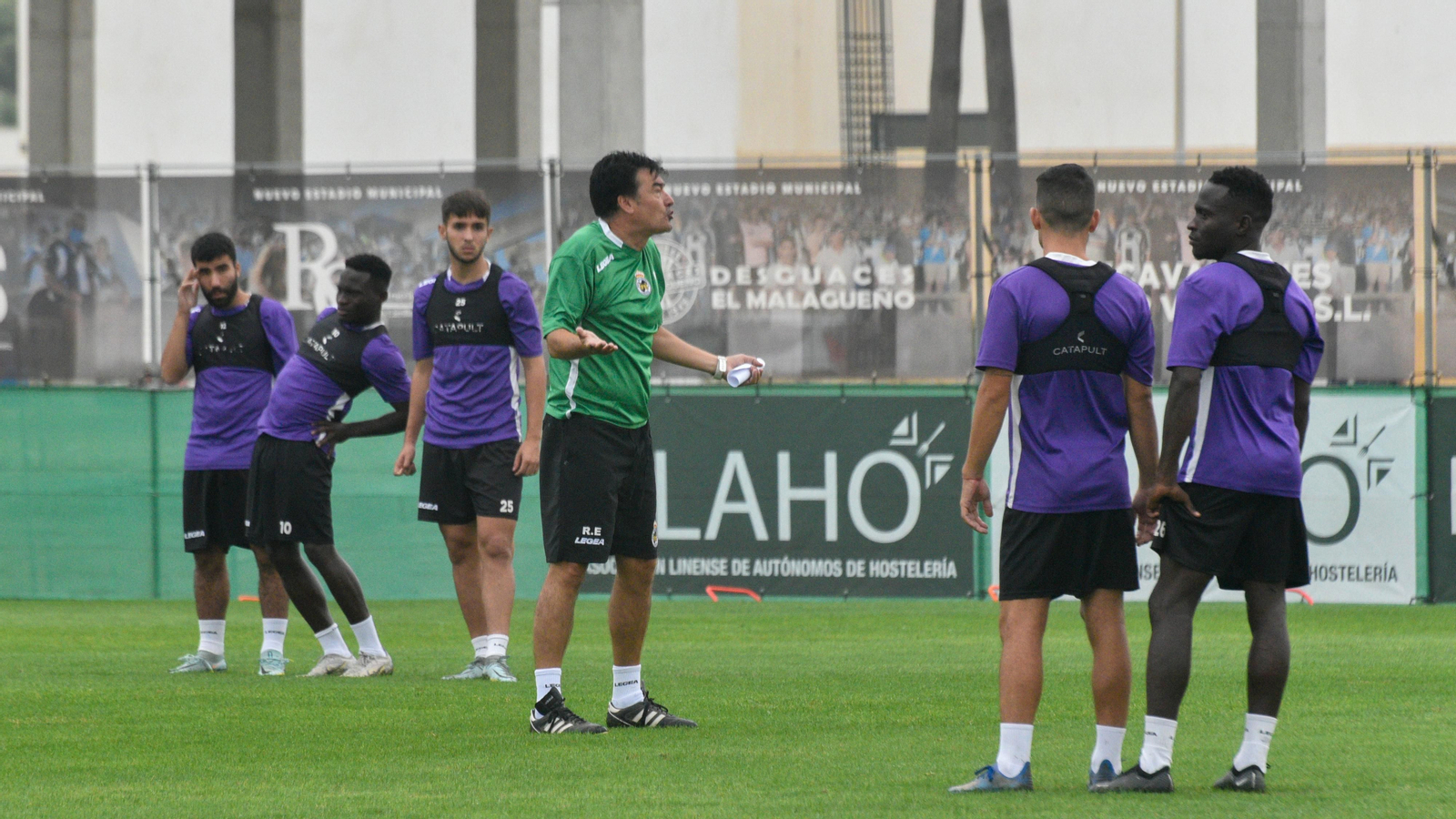 Fotos del primer entrenamiento de Rafa Escobar como entrenador de la Balona