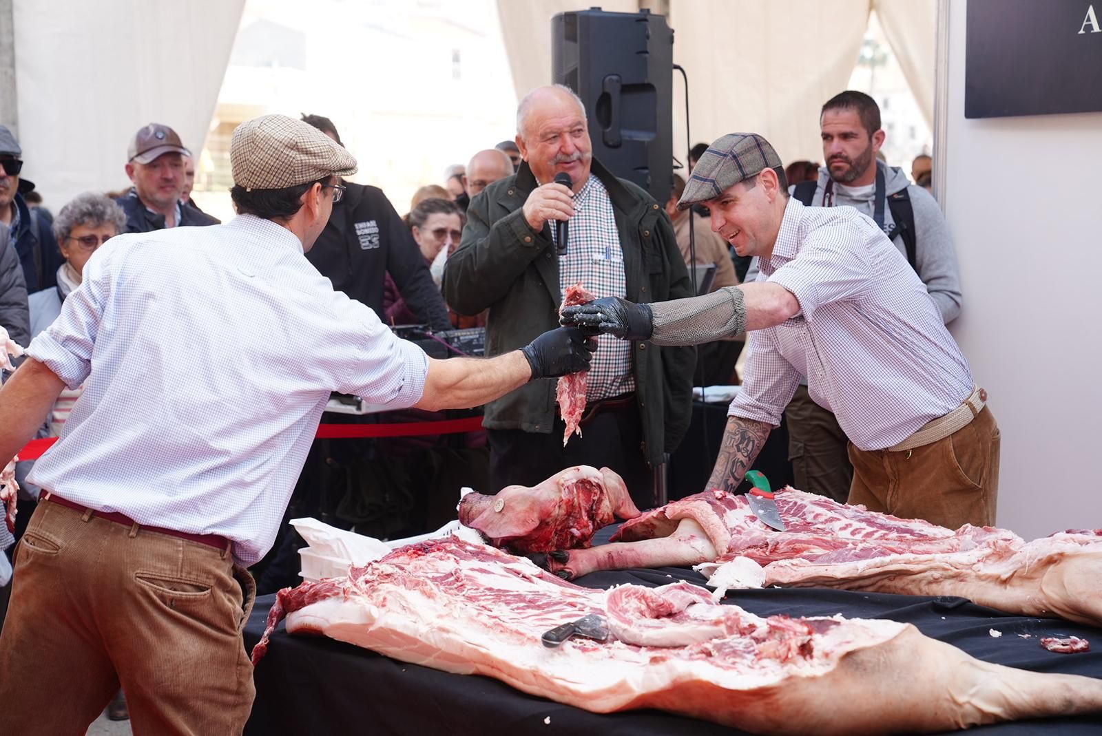 Un paseo en imágenes por la Fiesta de la Matanza de Villanueva de Córdoba de este 28-F