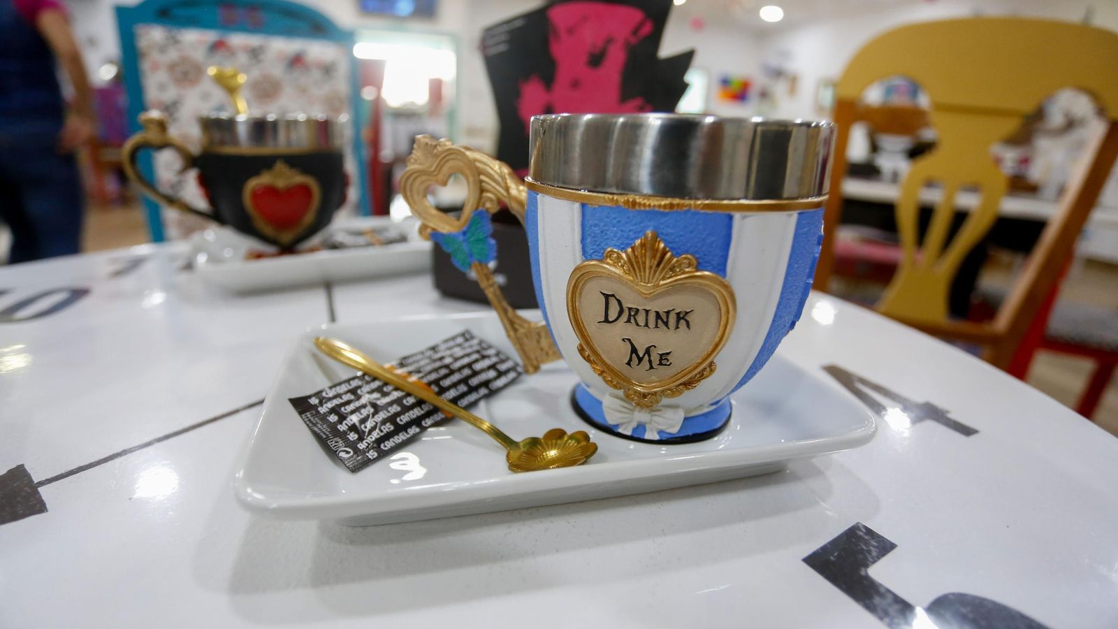 Detalle de la vajilla de Almaloca Café Detalle de la vajilla de Almaloca Café