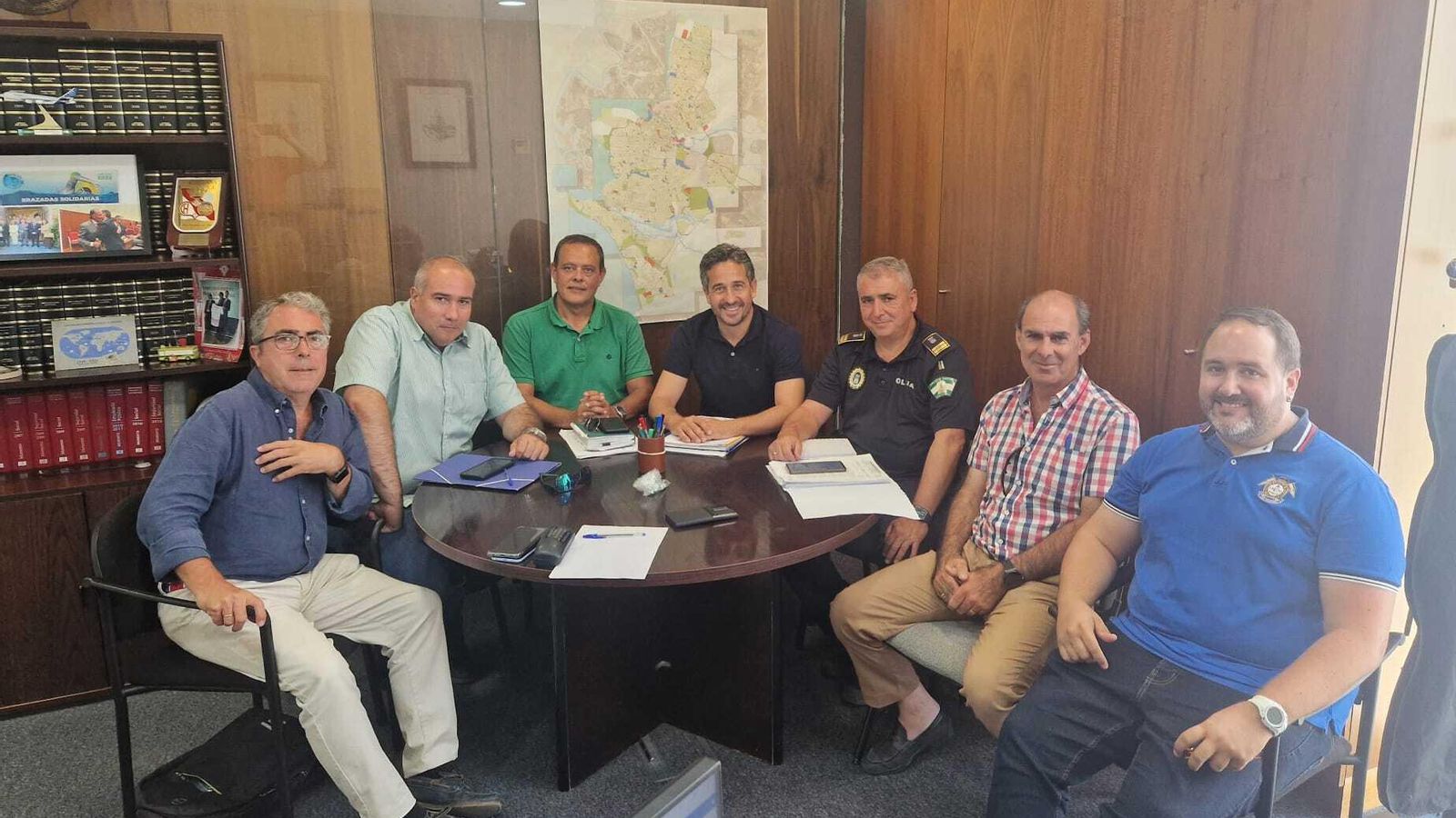 Encuentro con la nueva directiva de los taxistas.