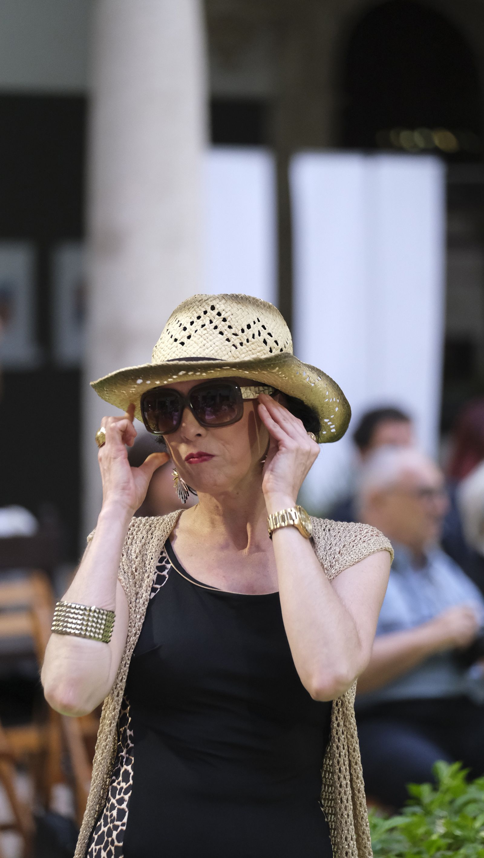 Imágenes del desfile benéfico contra el cáncer, en la Escuela de Artes de Almería