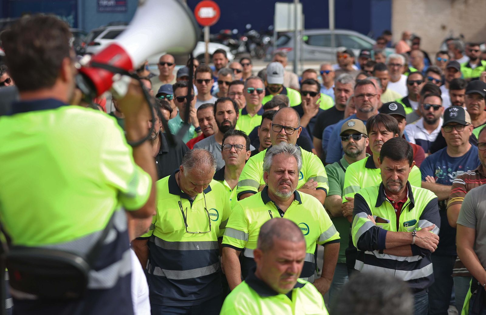Imágenes de la asamblea de los huelguistas de Acerinox