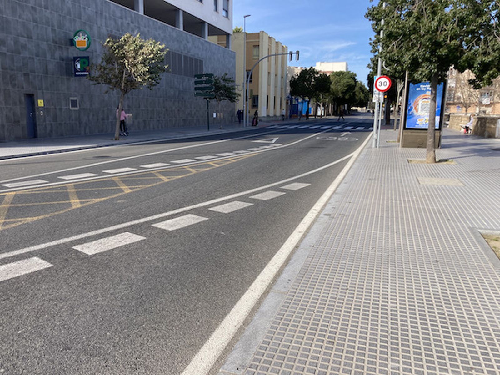 Así son los complicados accesos a los colegios de Cádiz