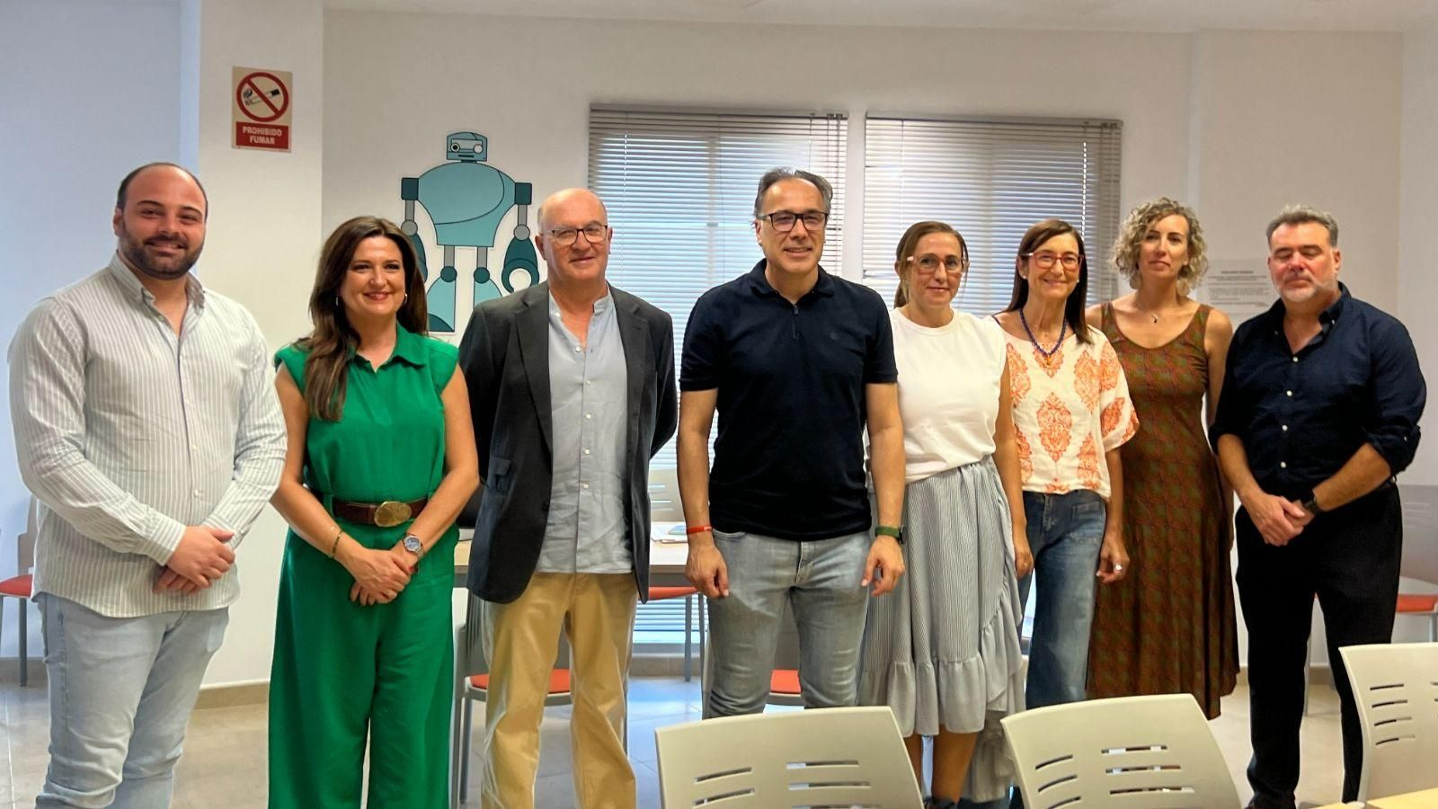 El Defensor del Pueblo Andaluz recibe en Torredelcampo las quejas vecinales en materia de sanidad, educación, viviendas y servicios públicos.