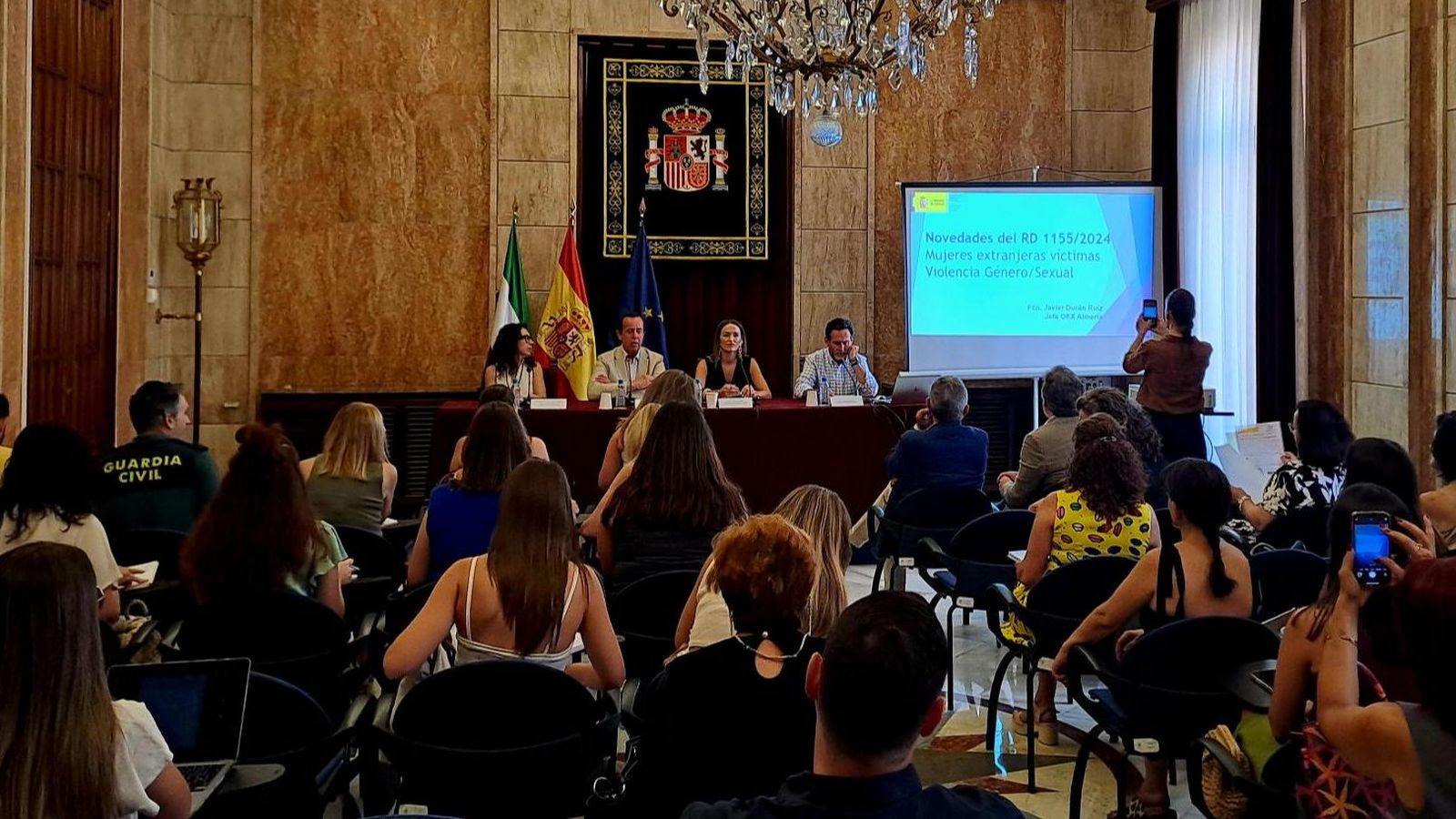 Participantes en las jornadas de Extranjería en la subdelgación del Gobierno.