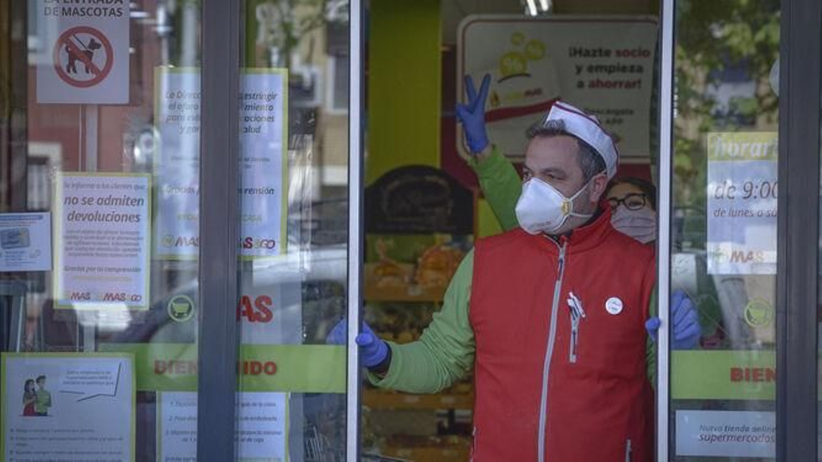 Empleado en un supermercado