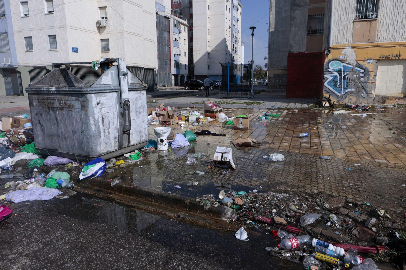 Así se vive en el Polígono Sur, el barrio más pobre de España