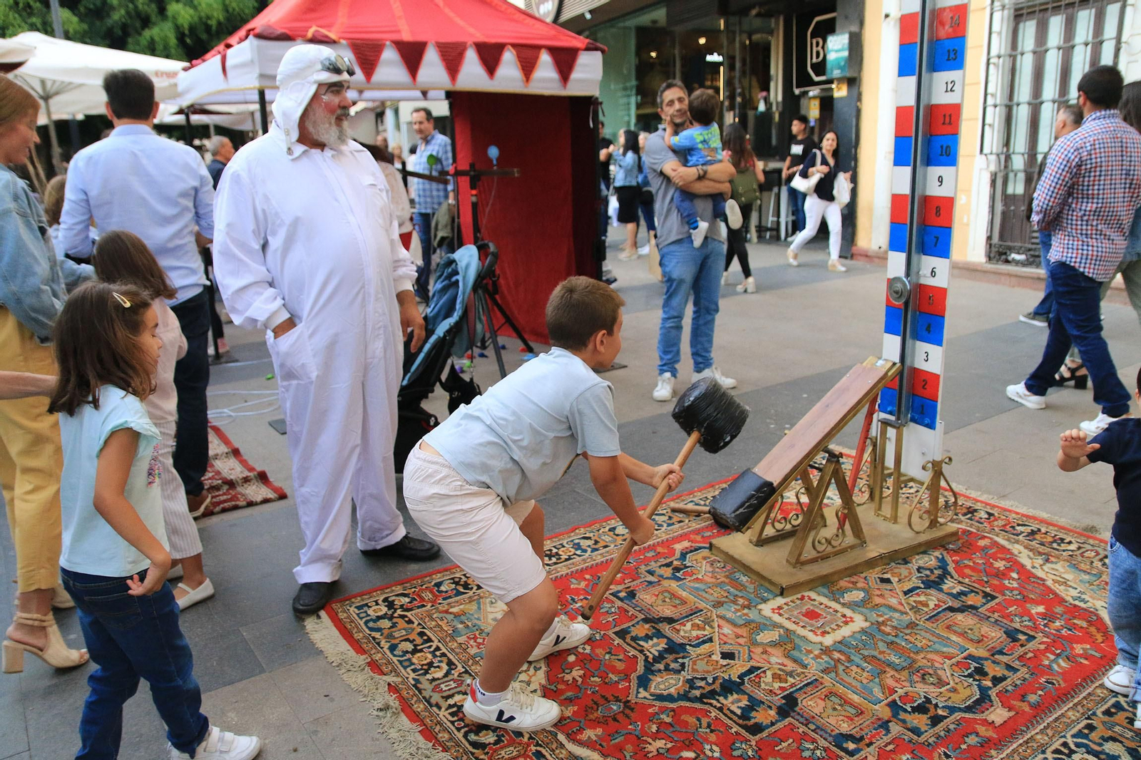 Imágenes de la Noche en Blanco, en Almería
