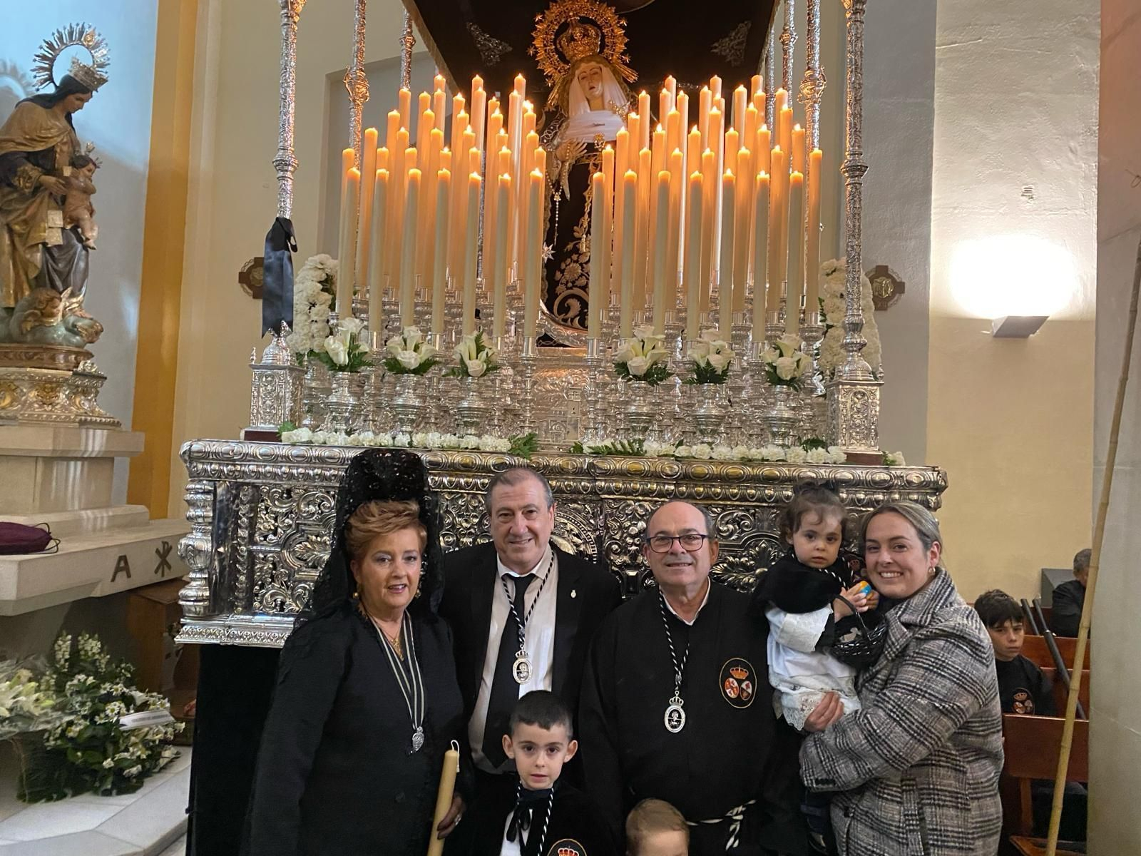 En imágenes: el Santo Sepulcro procesiona su luto por las calles de Jaén capital