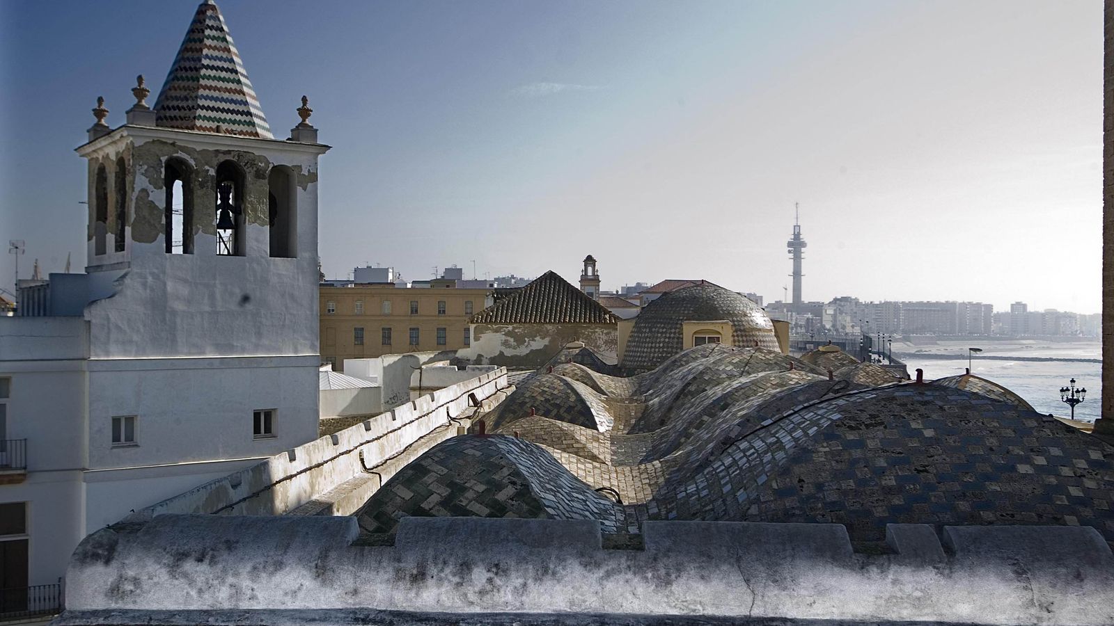 Cubiertas de la iglesia de Santa Cruz.