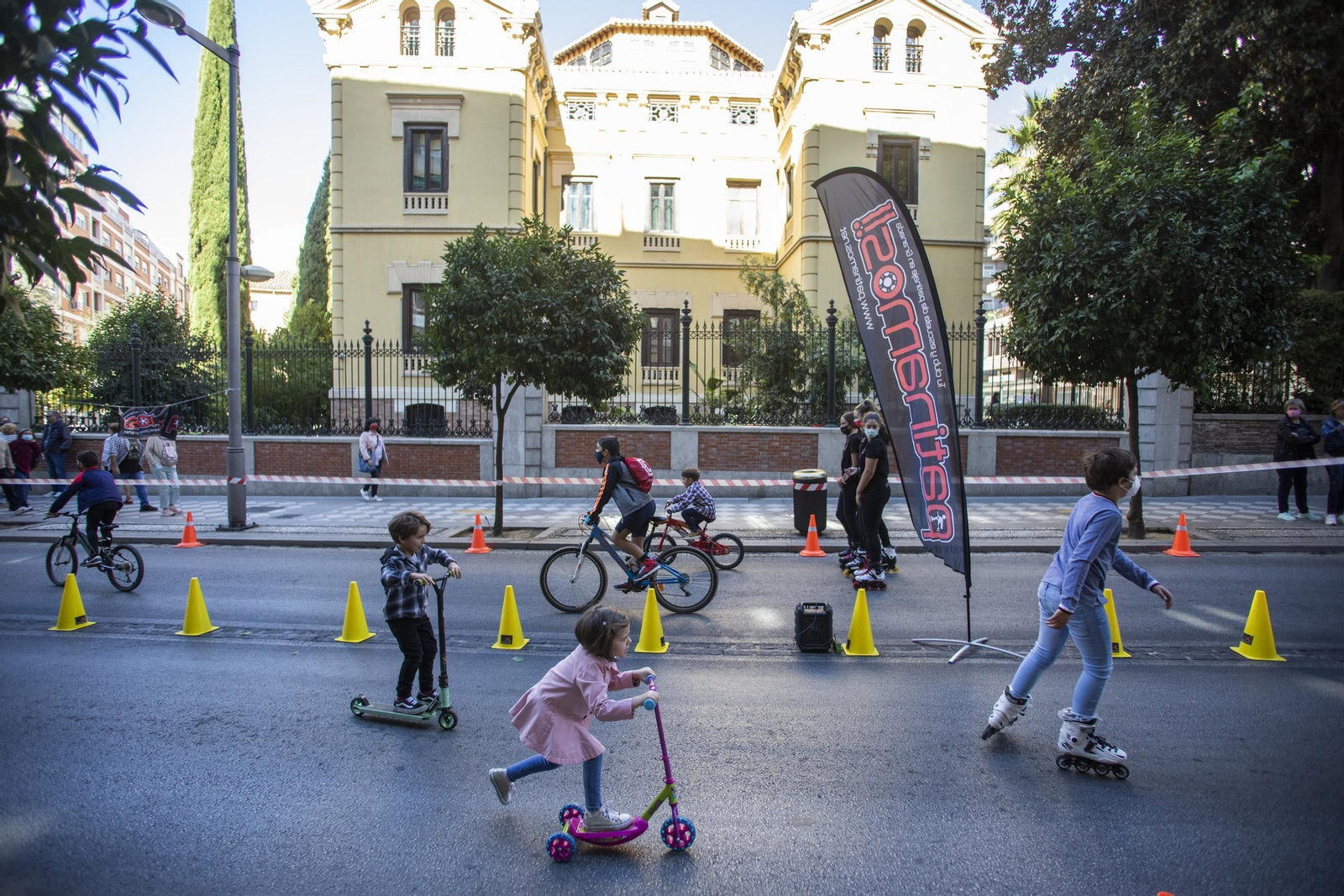 Fotos: La vuelta del Día sin Coche de Granada en imágenes