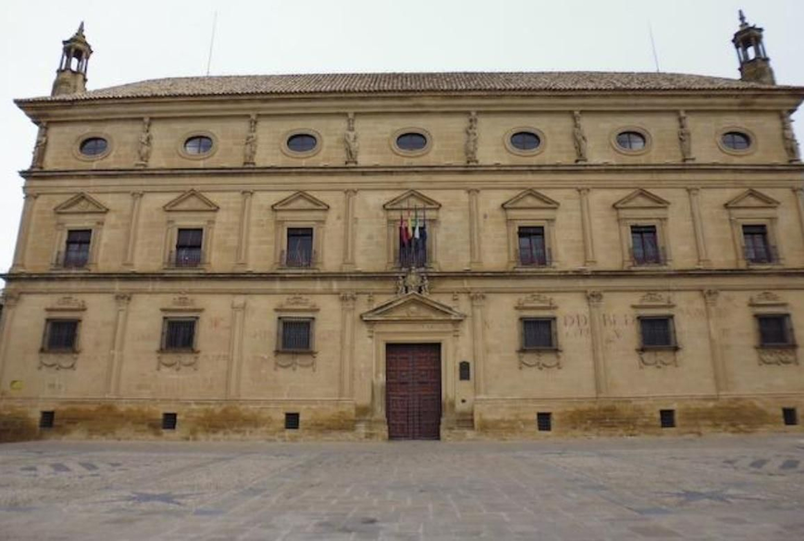 Fachada principal del edificio conocido como la Cárcel del Obispo.