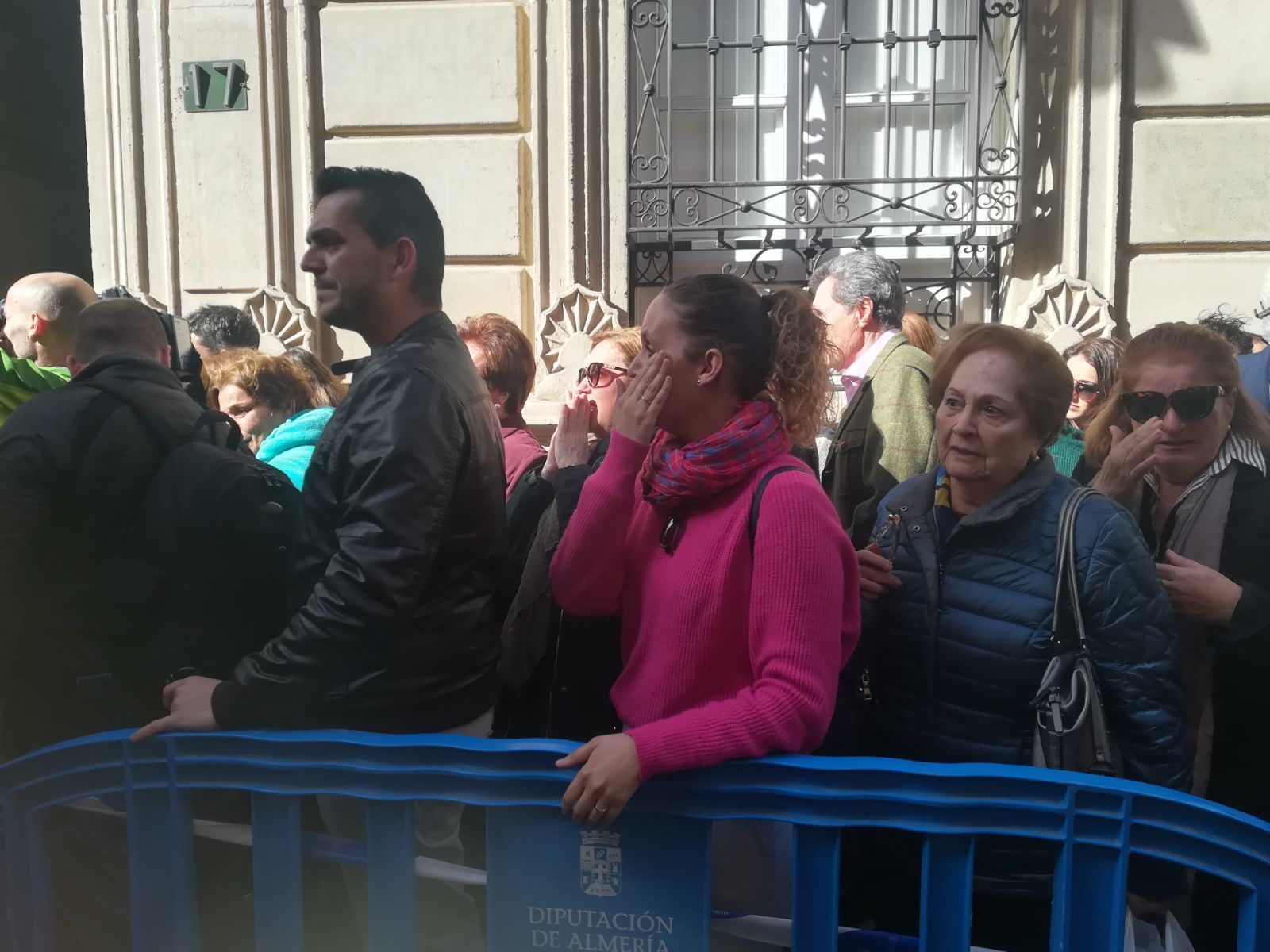 Las imágenes de la capilla ardiente de Gabriel Cruz.