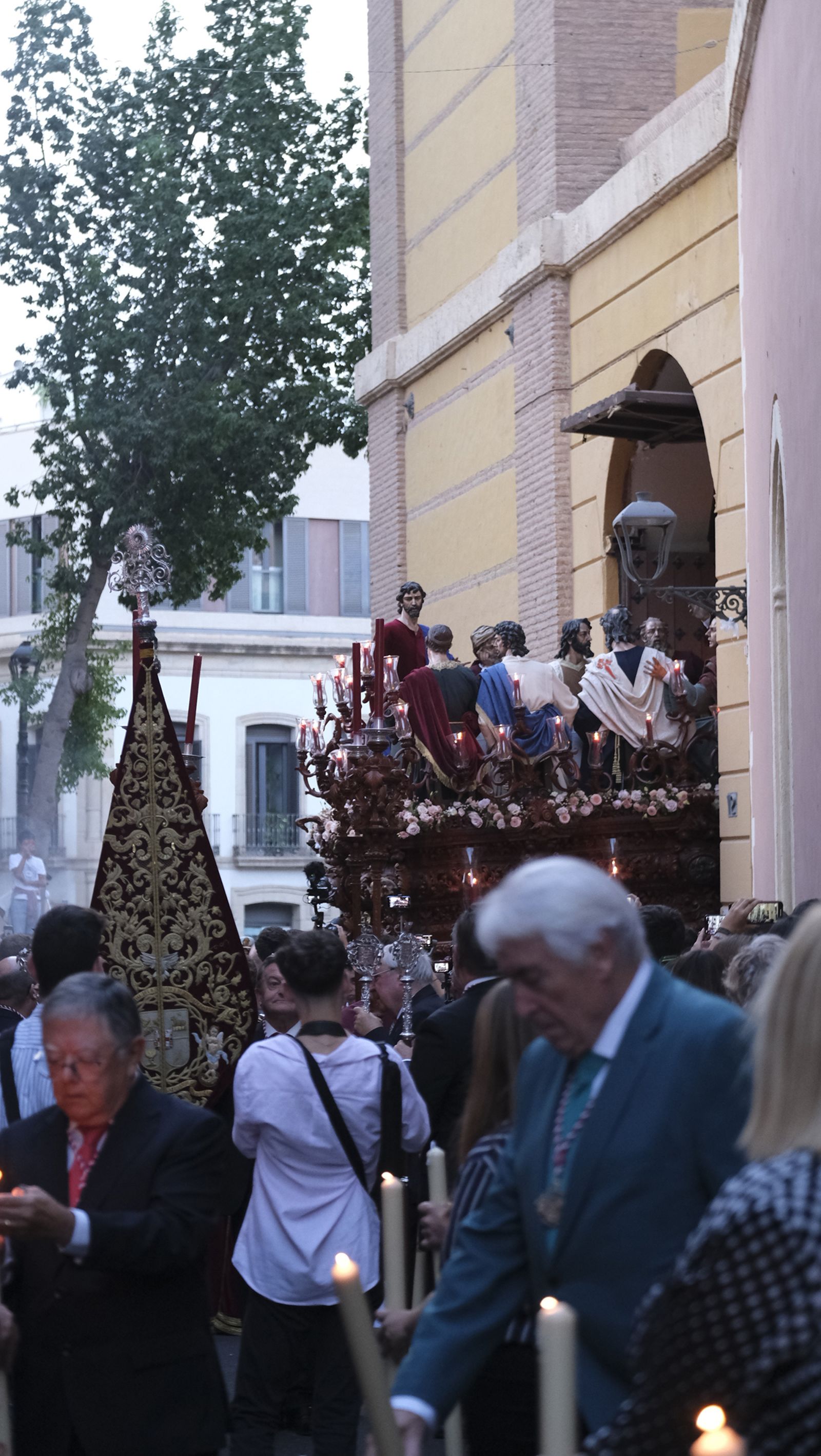Imágenes de La Magna por las calles de Almería