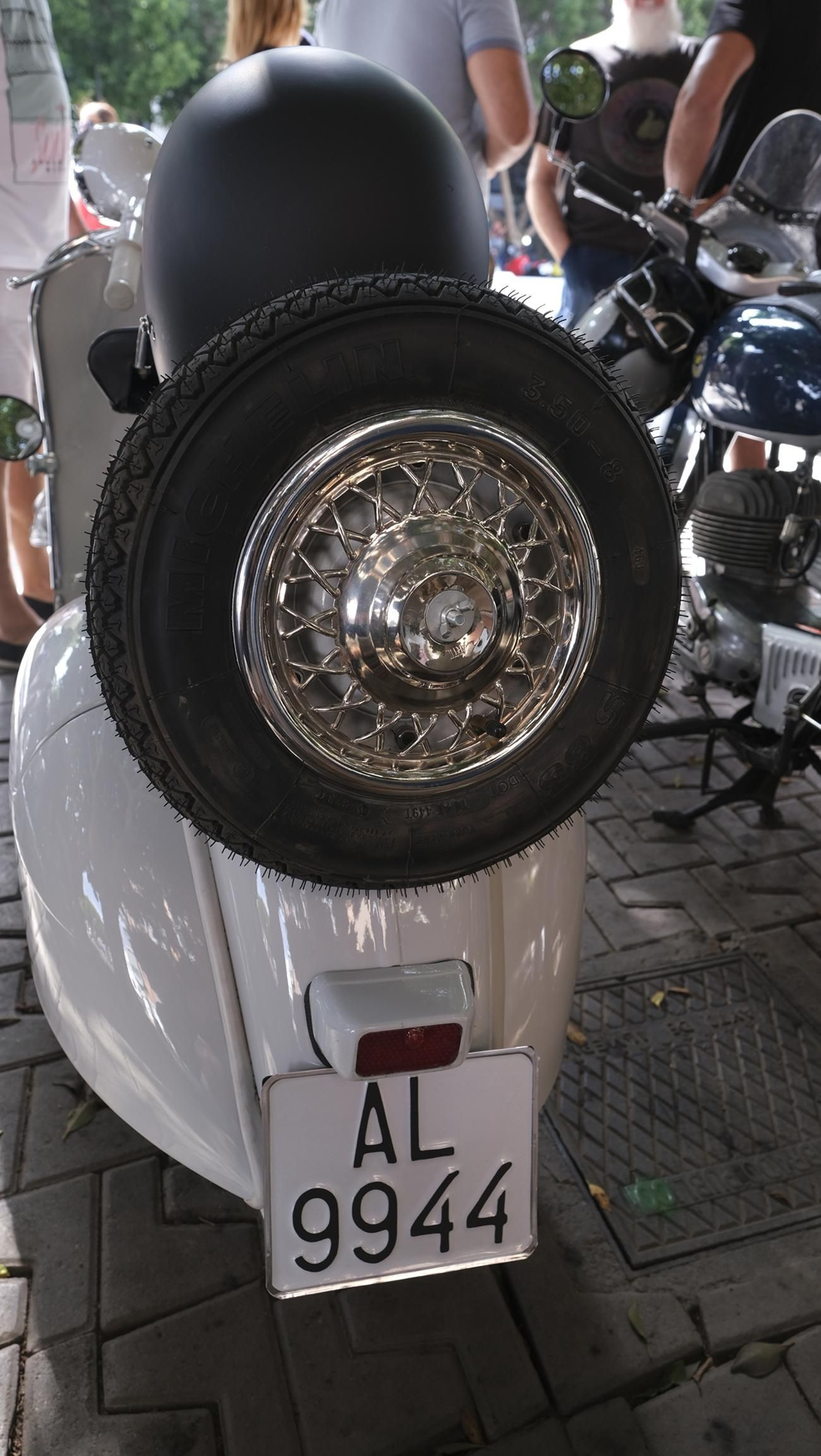 Exposición de motos antiguas y Ducatis en la Feria de Almería 2025, en imágenes