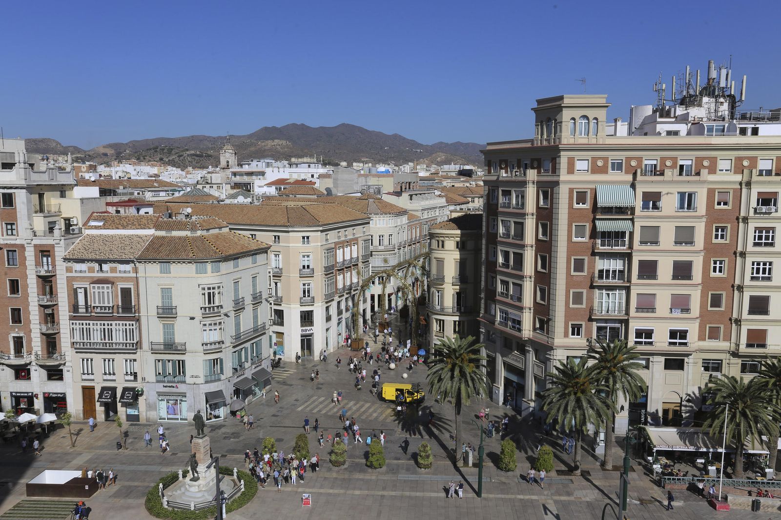 La inauguración del hotel Only You de la Equitativa