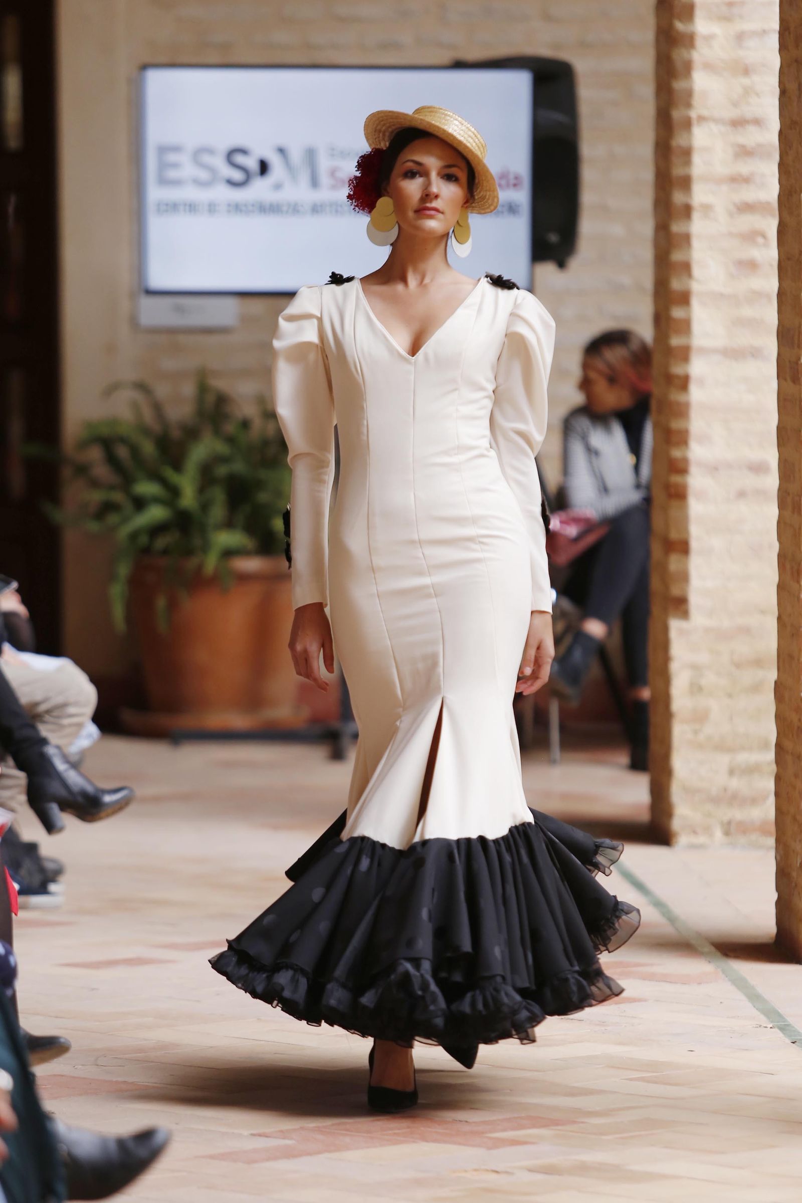 Pasarela Wappíssima 2019, el cuarto desfile colectivo de alumnos de ESSDM en imágenes. Diseño de Irene Mora.