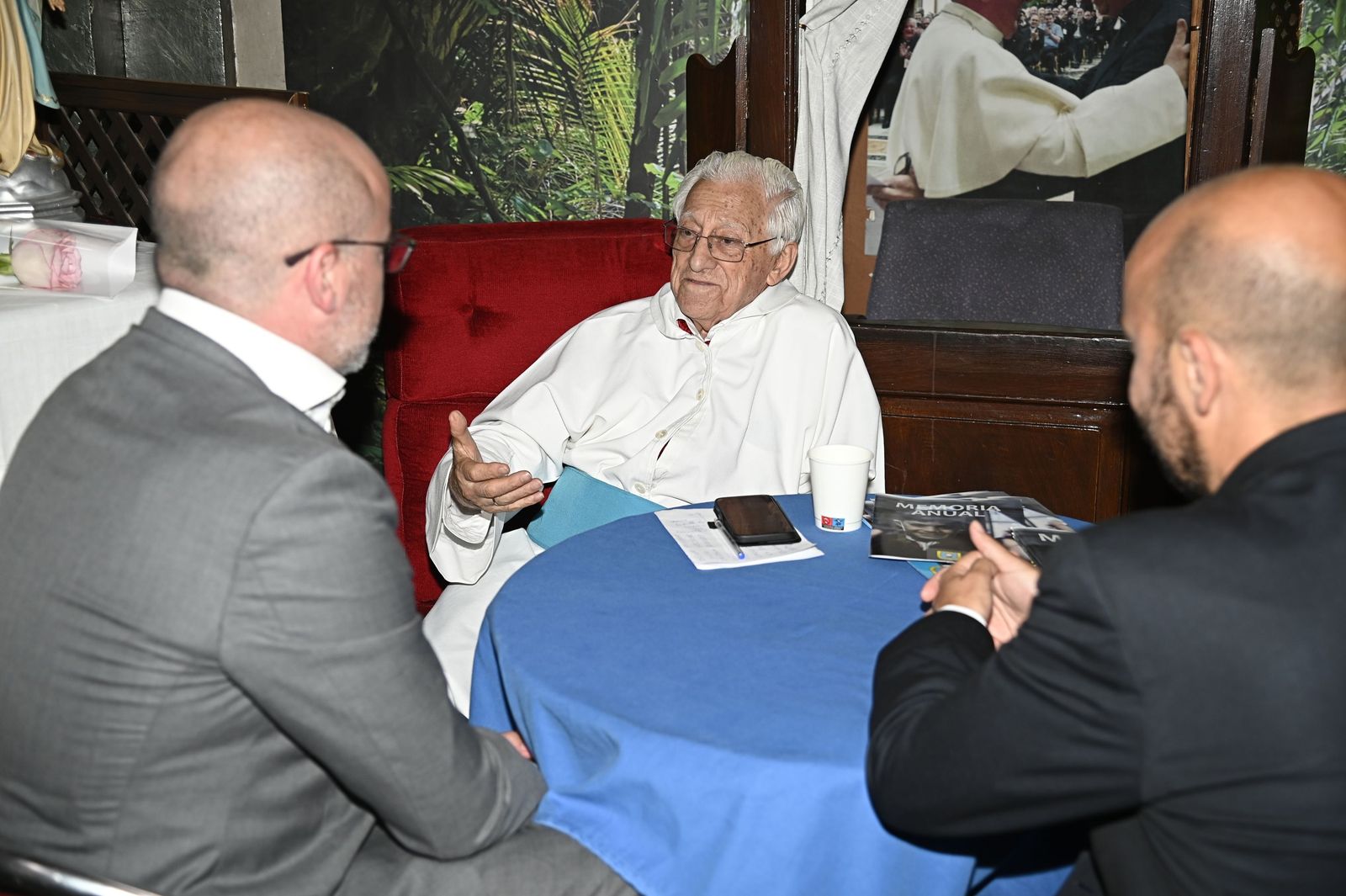 El Padre Ángel ha oficiado la ceremonia.