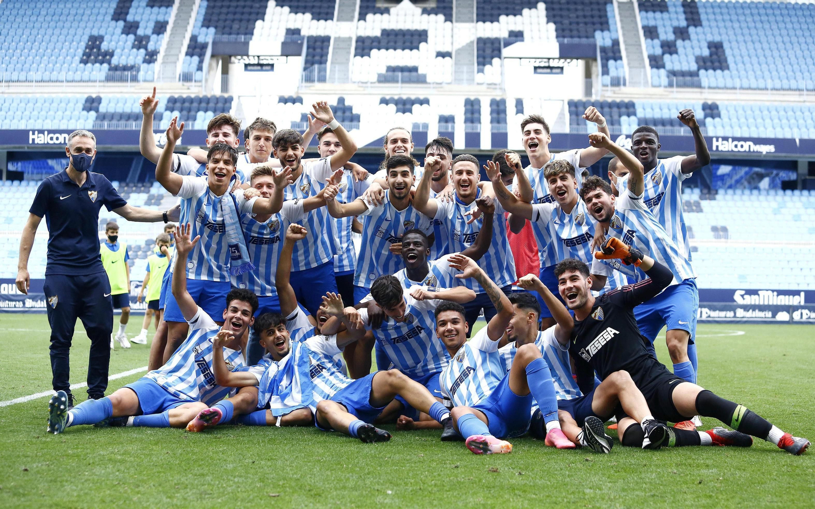 Galería: La celebración del Málaga CF Juvenil