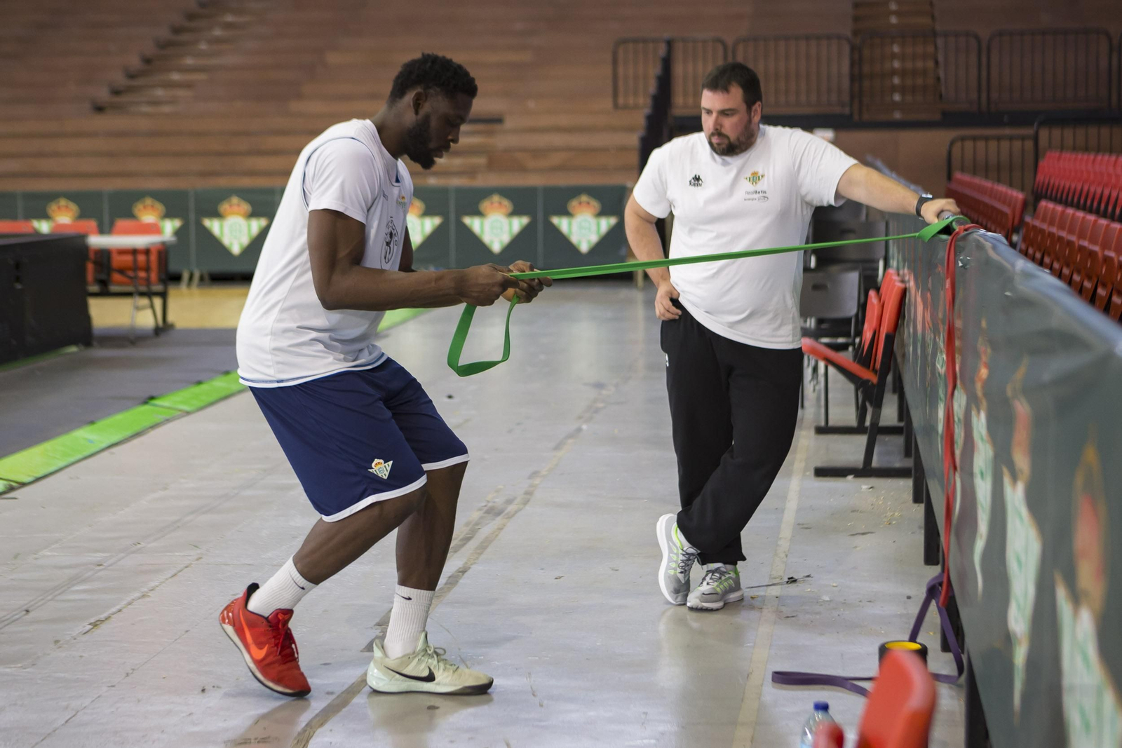 Tunde se ejercita en San Pablo.