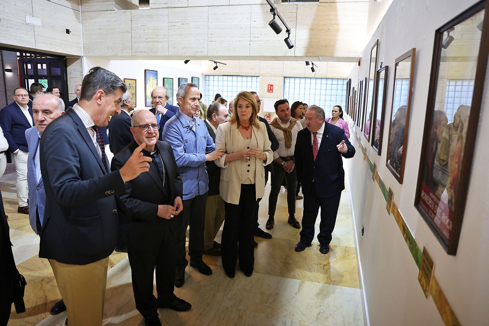 Imágenes de la inauguración de la exposición 'Sueños de Rocío. Carteles de Romería'.