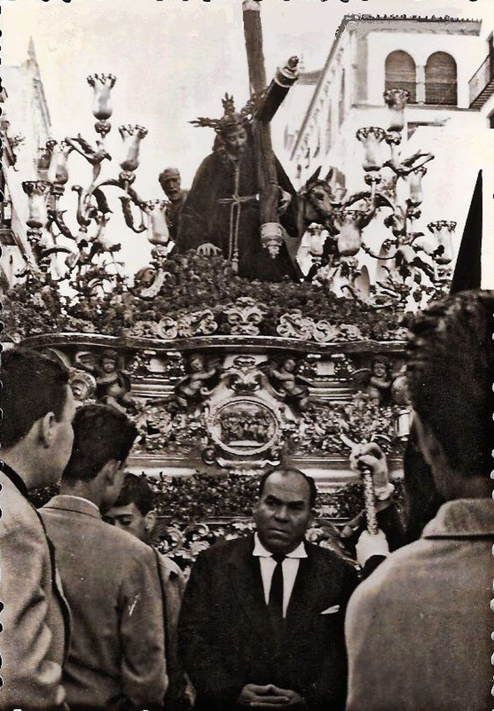 El misterio de las Tres Caídas en su antigua disposición, con Jeromo Borrero al frente