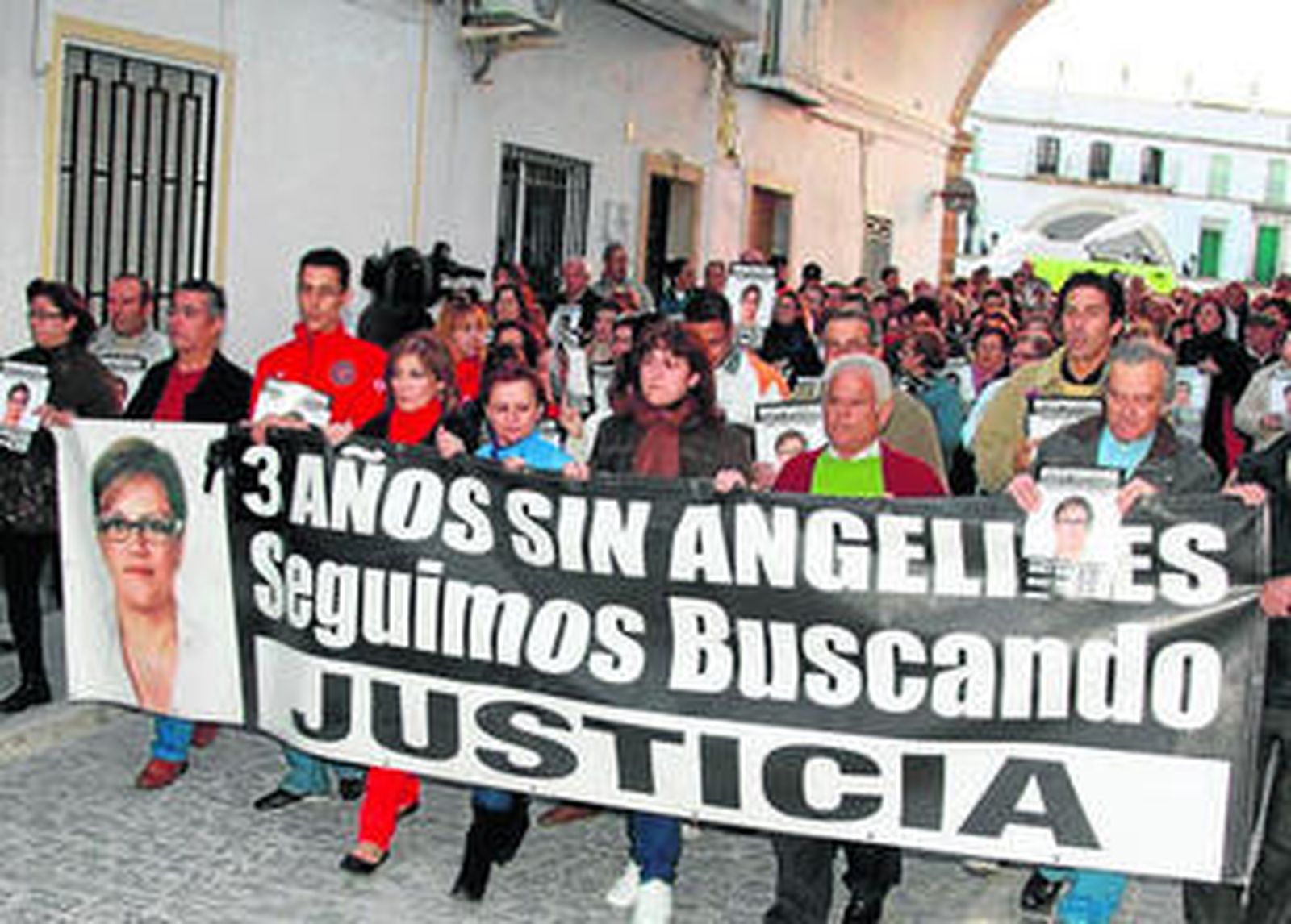La manifestación que recorrió el municipio con los familiares a la cabeza.
