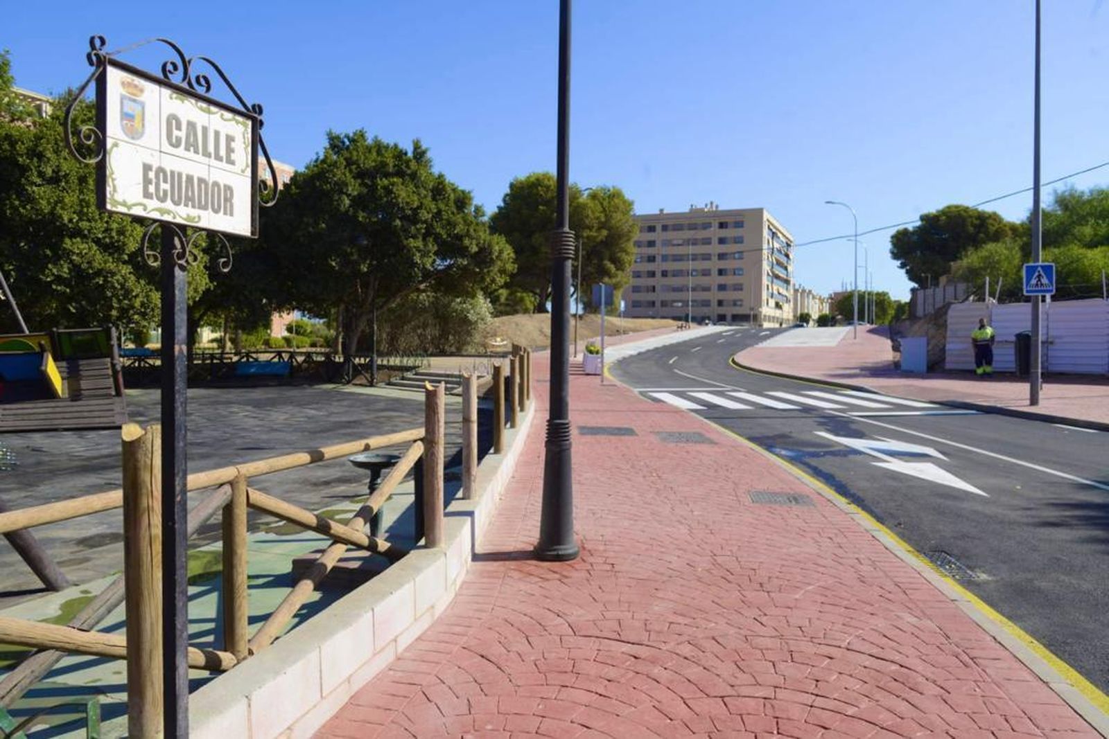 La calle Ecuador tras la finalización de los trabajos, en Torremolinos.