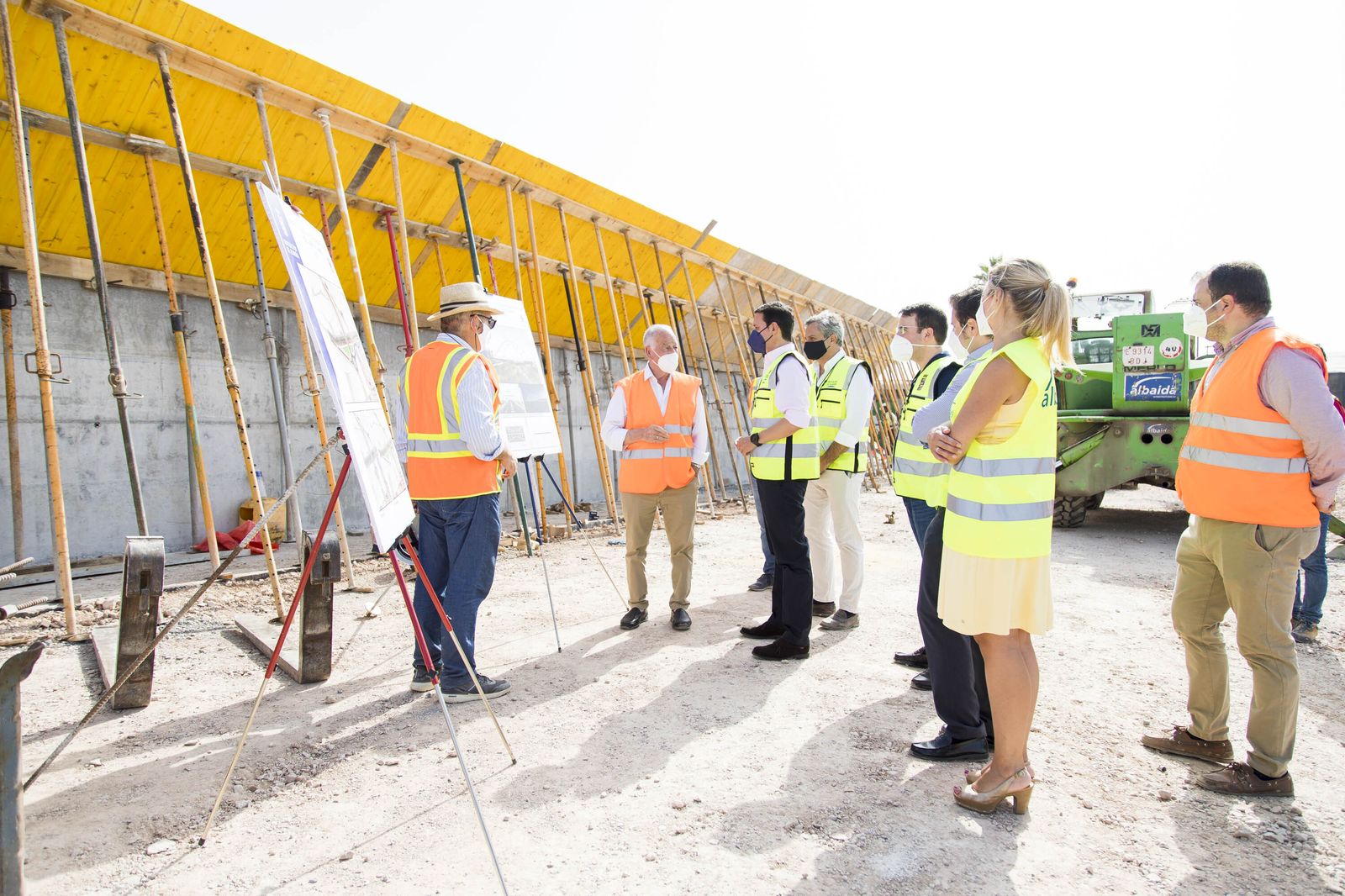 Visita de Javier A. García y Gabriel Amat a los trabajos.