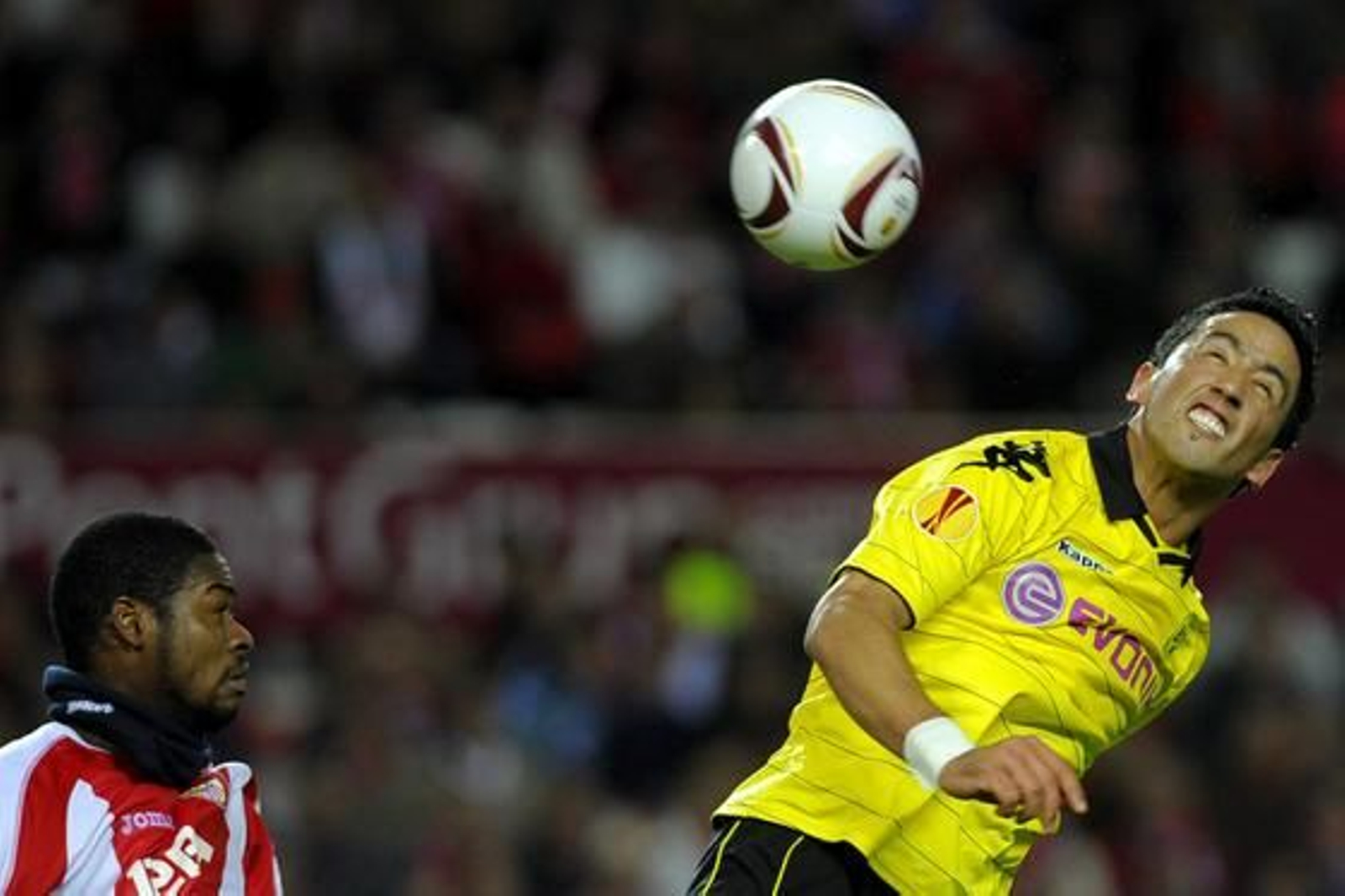 El Sevilla pasa a la siguiente ronda de la Liga Europa tras empatar 2-2 con el Borussia Dortmund. / AFP