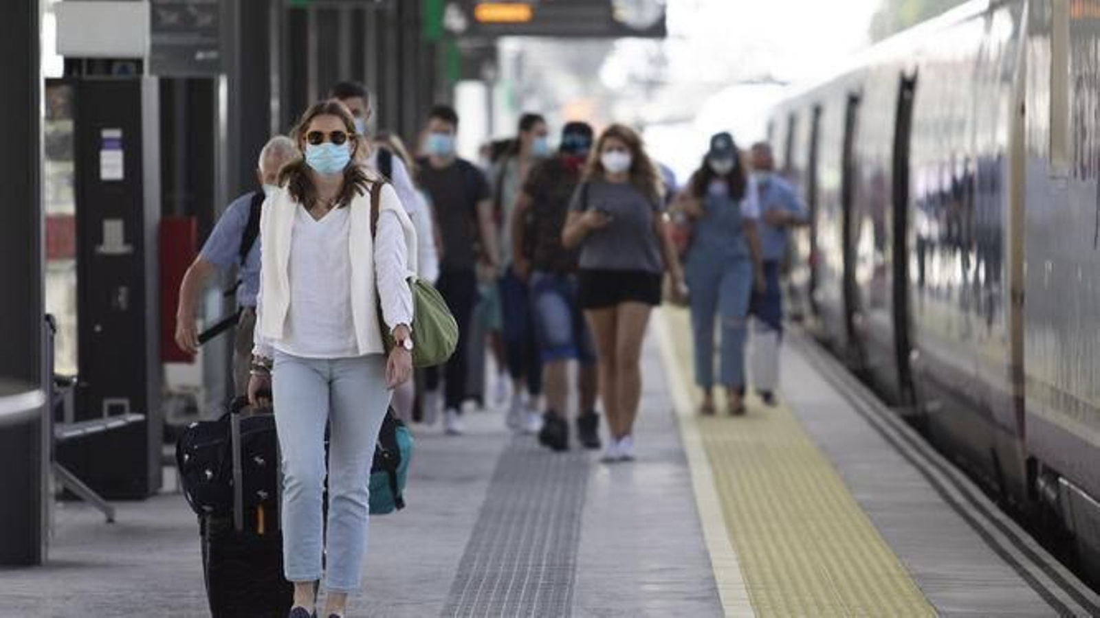 Granada recupera los trenes AVE a Barcelona el 5 de octubre: precios y horarios