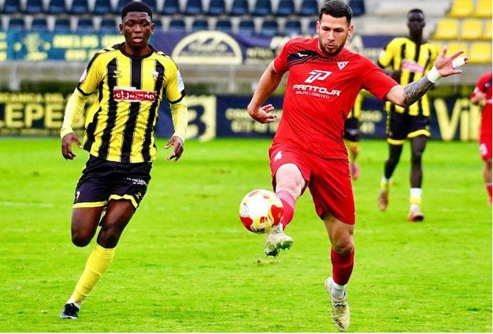 Un lance del San Roque de Lepe-Tomares de este domingo