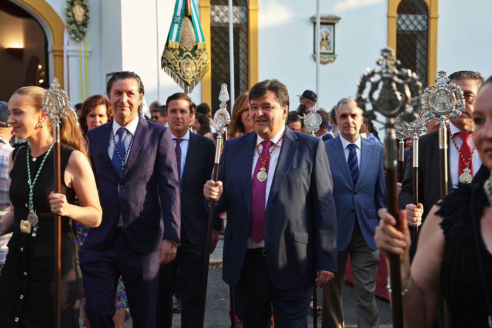 Imágenes del Rosario Jubilar rociero celebrado por las 25 hermandades filiales de la Matriz de Almonte en La Merced