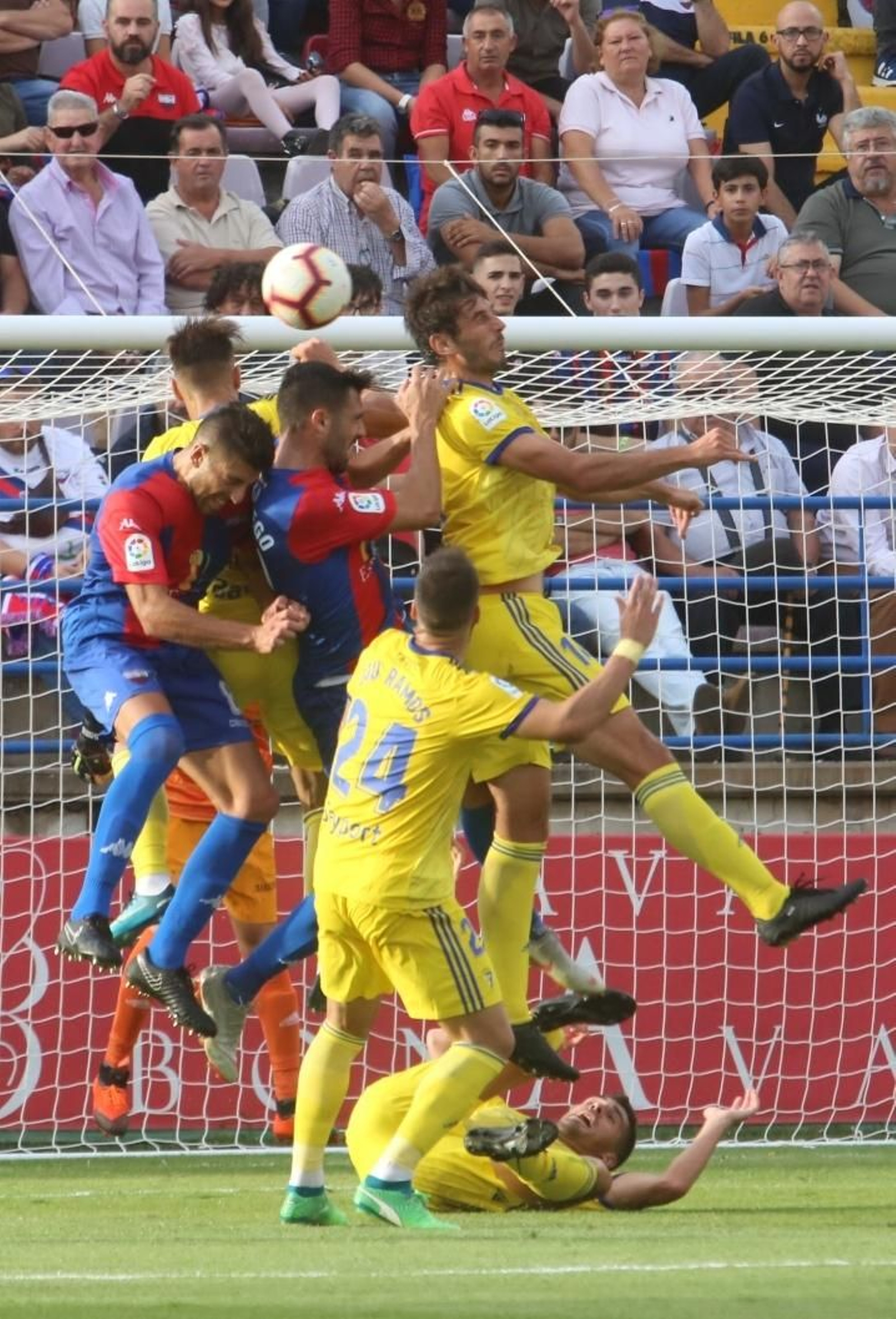 Lekic se impone por alto, con Garrido por los suelos.