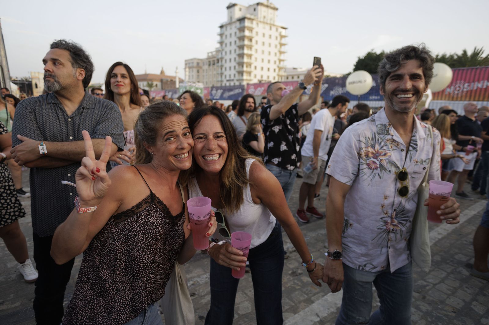 Búscate en las imágenes del primer día de conciertos en el festival  "No sin música"