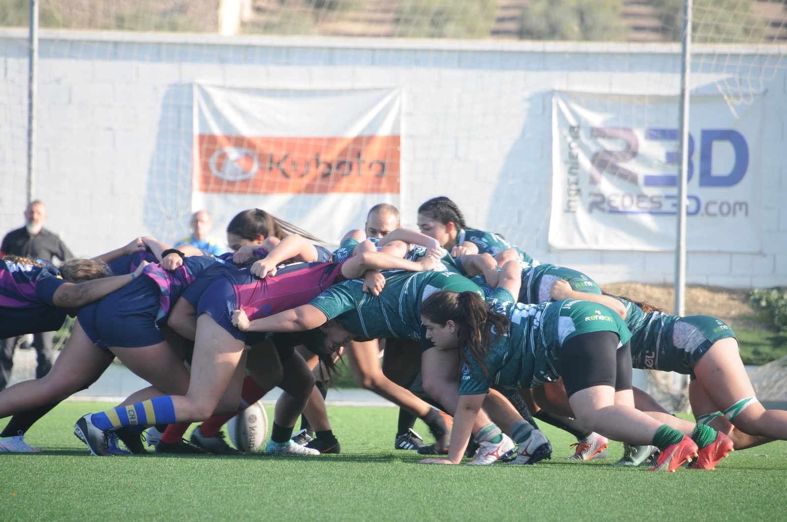Momentos durante el partido entre el Jaén Rugby Femenino y el CR Bahía'89
